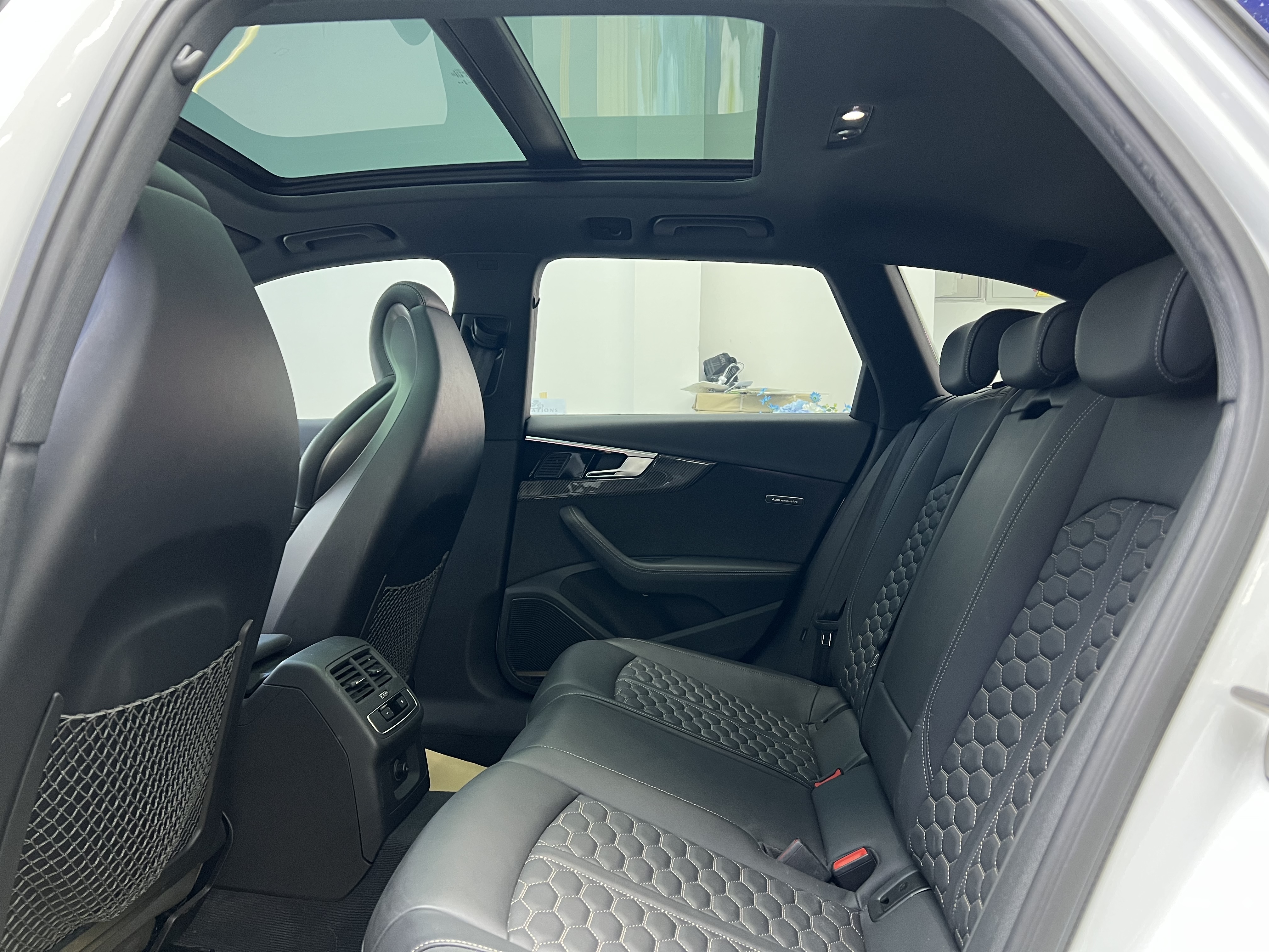 Audi RS 4 2022 car image #10