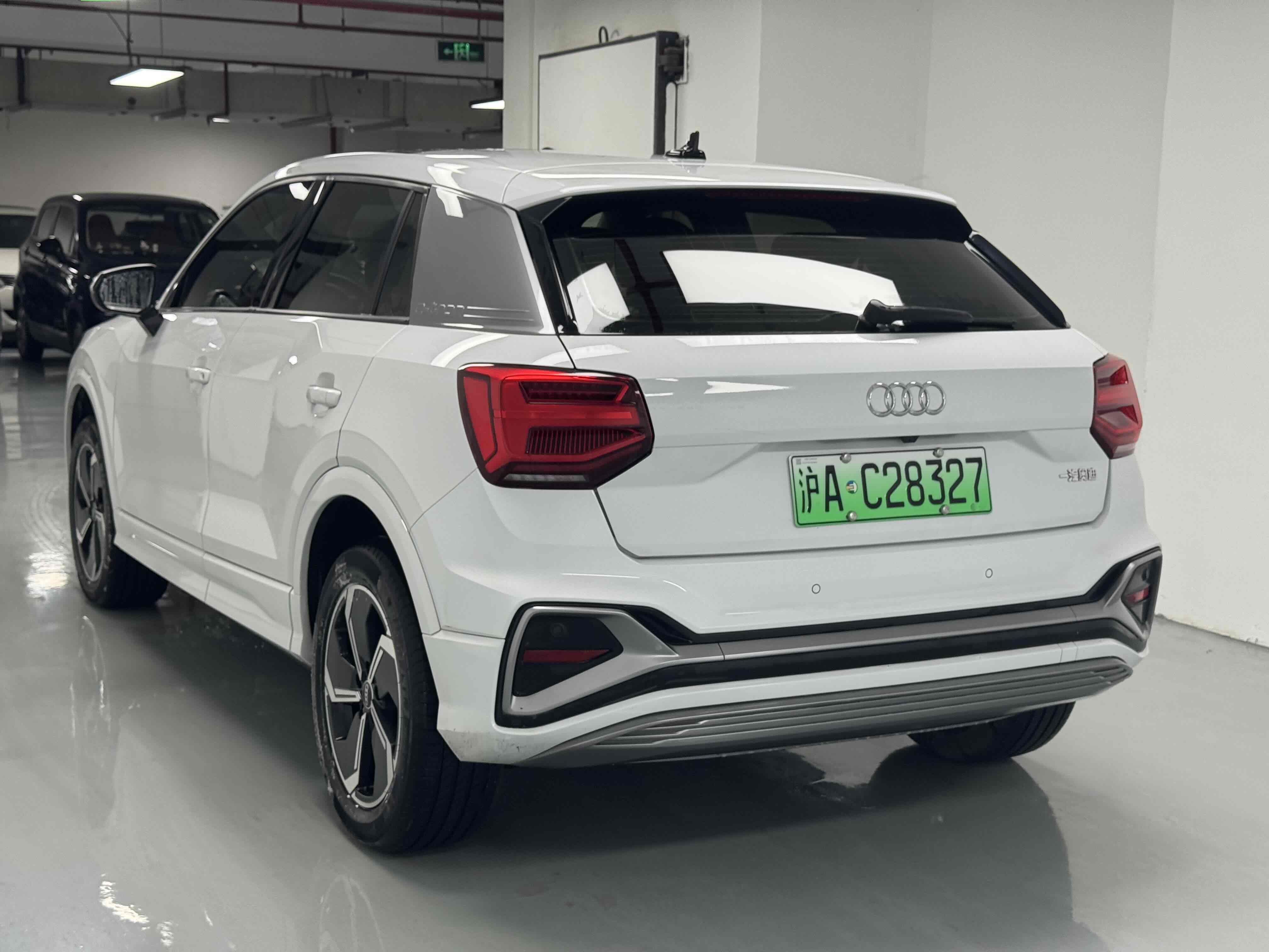 Audi Q2L e-tron 2022 imagen de coche #10