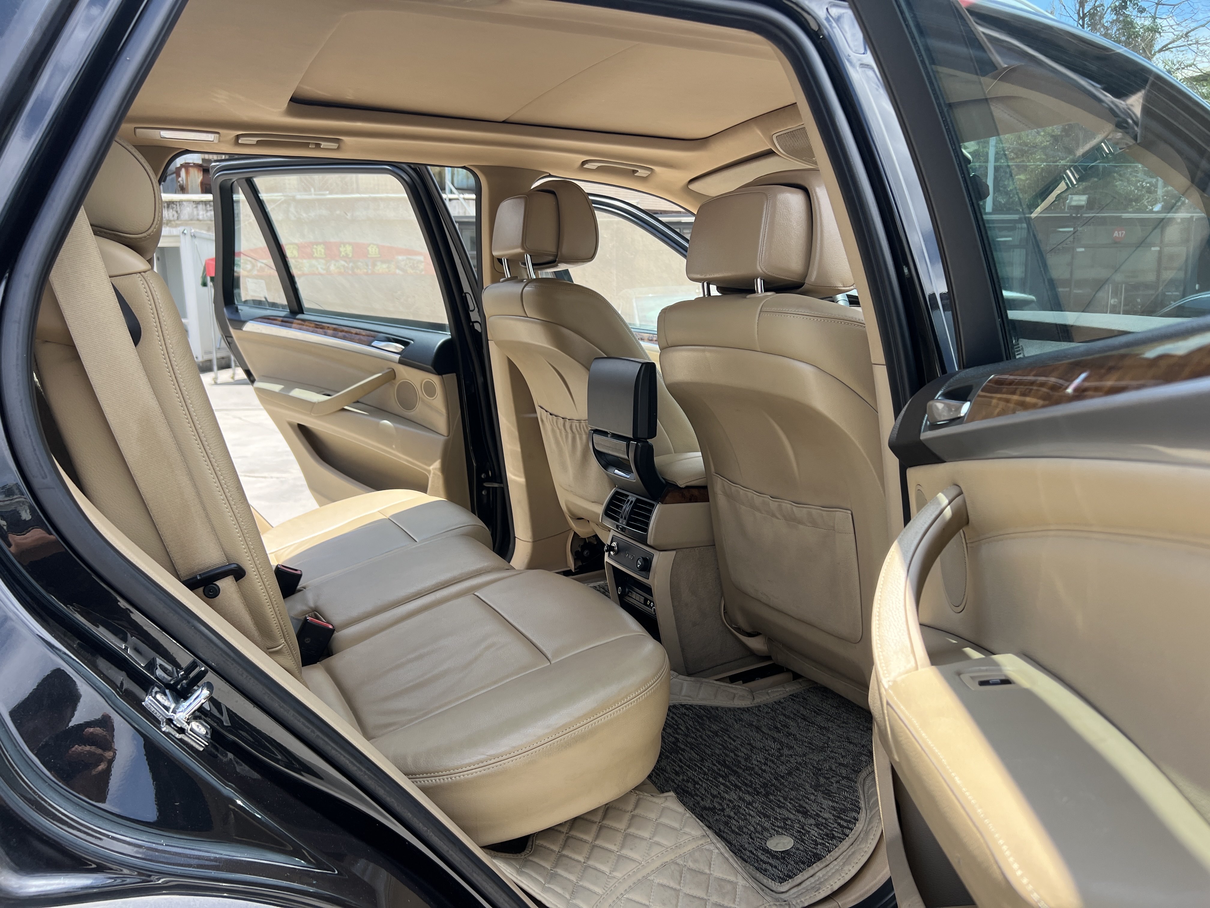 BMW X5 2009 car image #10