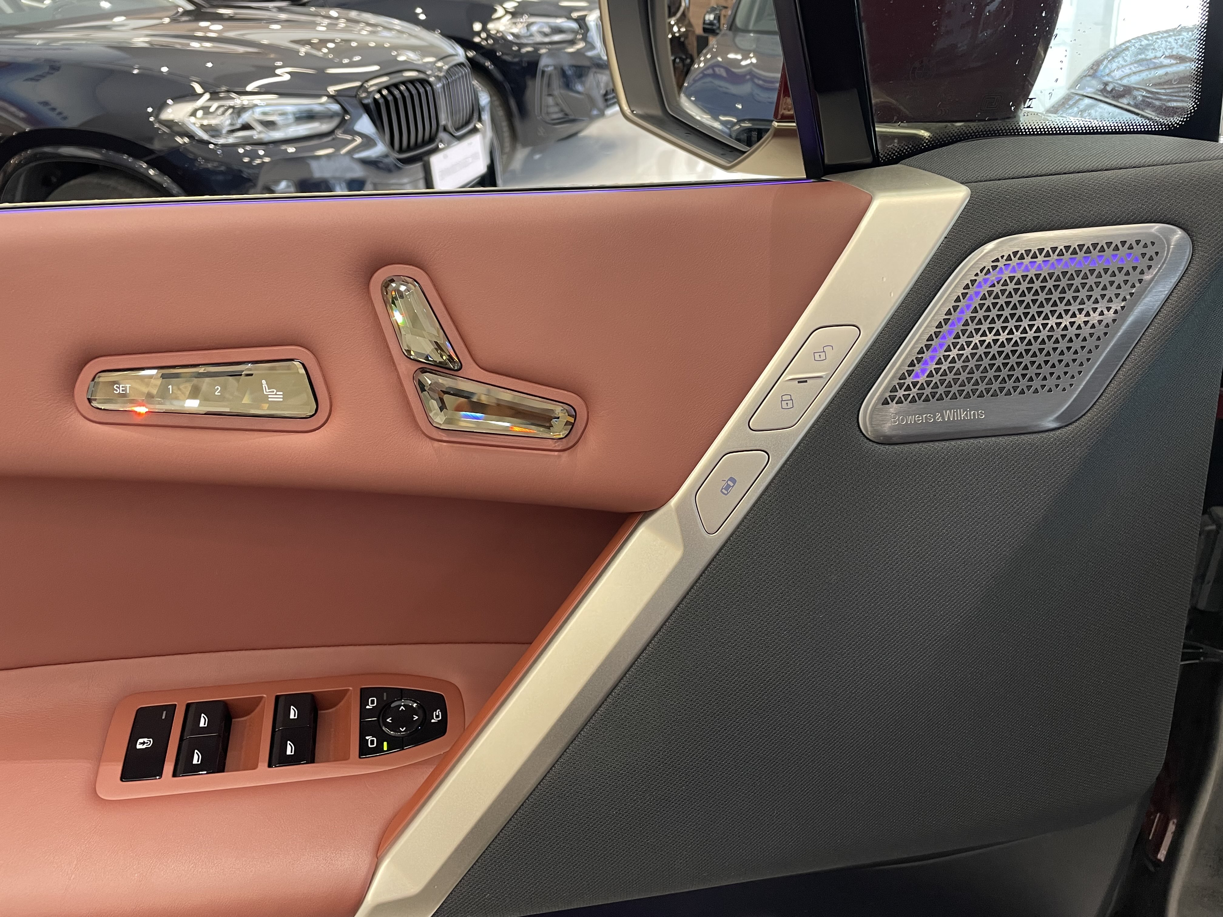 BMW iX M60 2023 car image #10