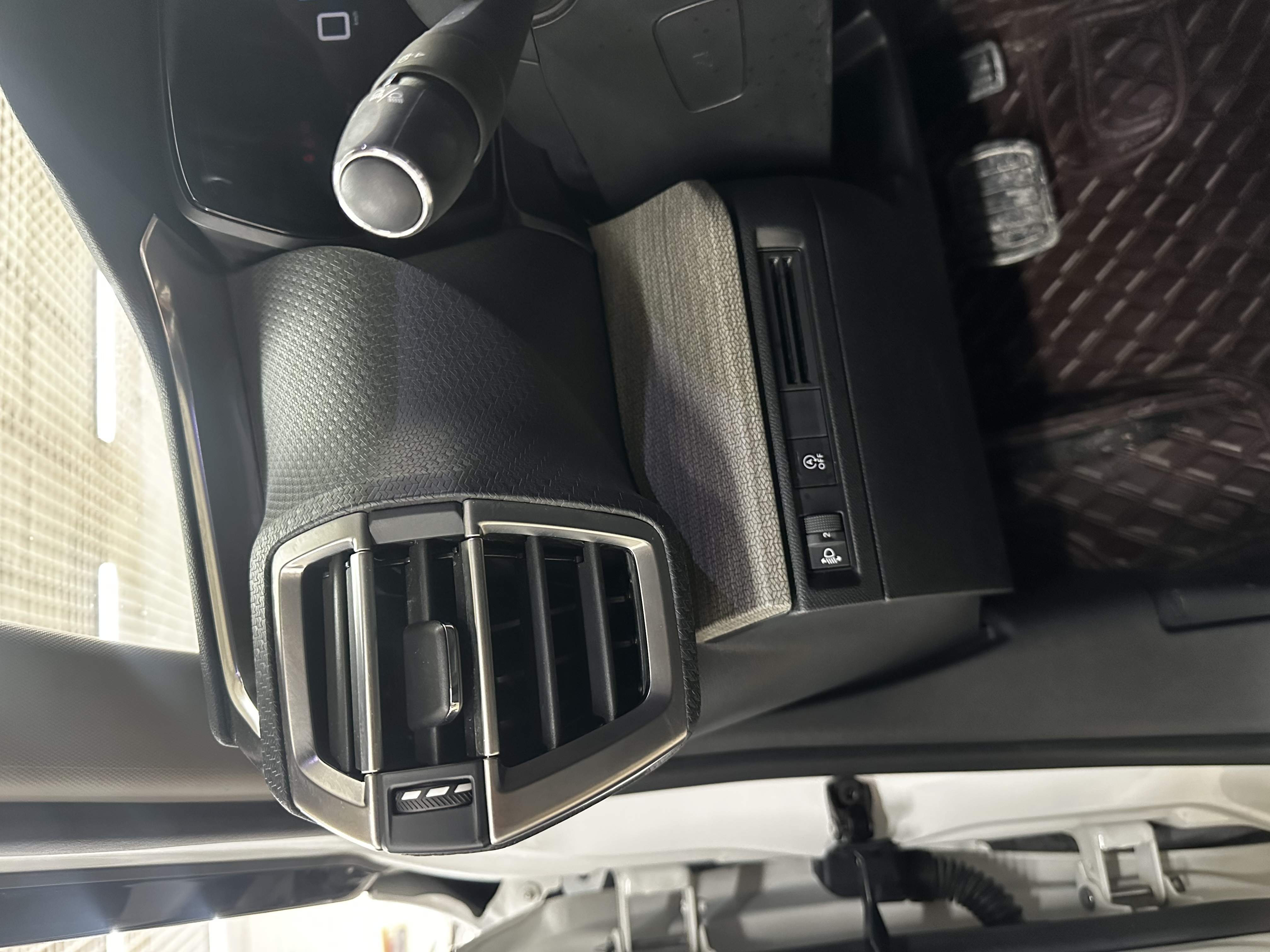 Citroen C5 X 2022 car image #10