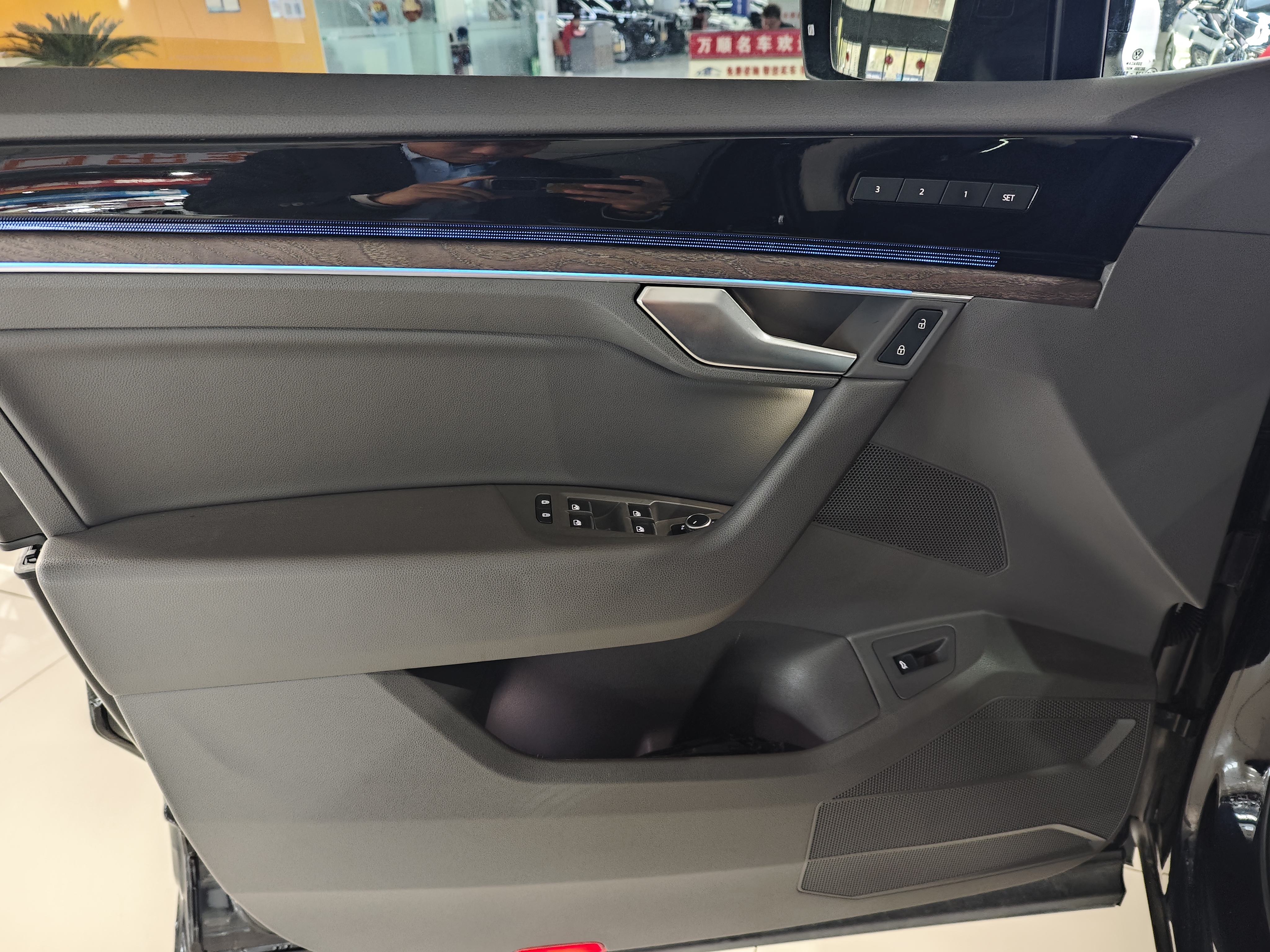 Volkswagen Touareg 2022 car image #10