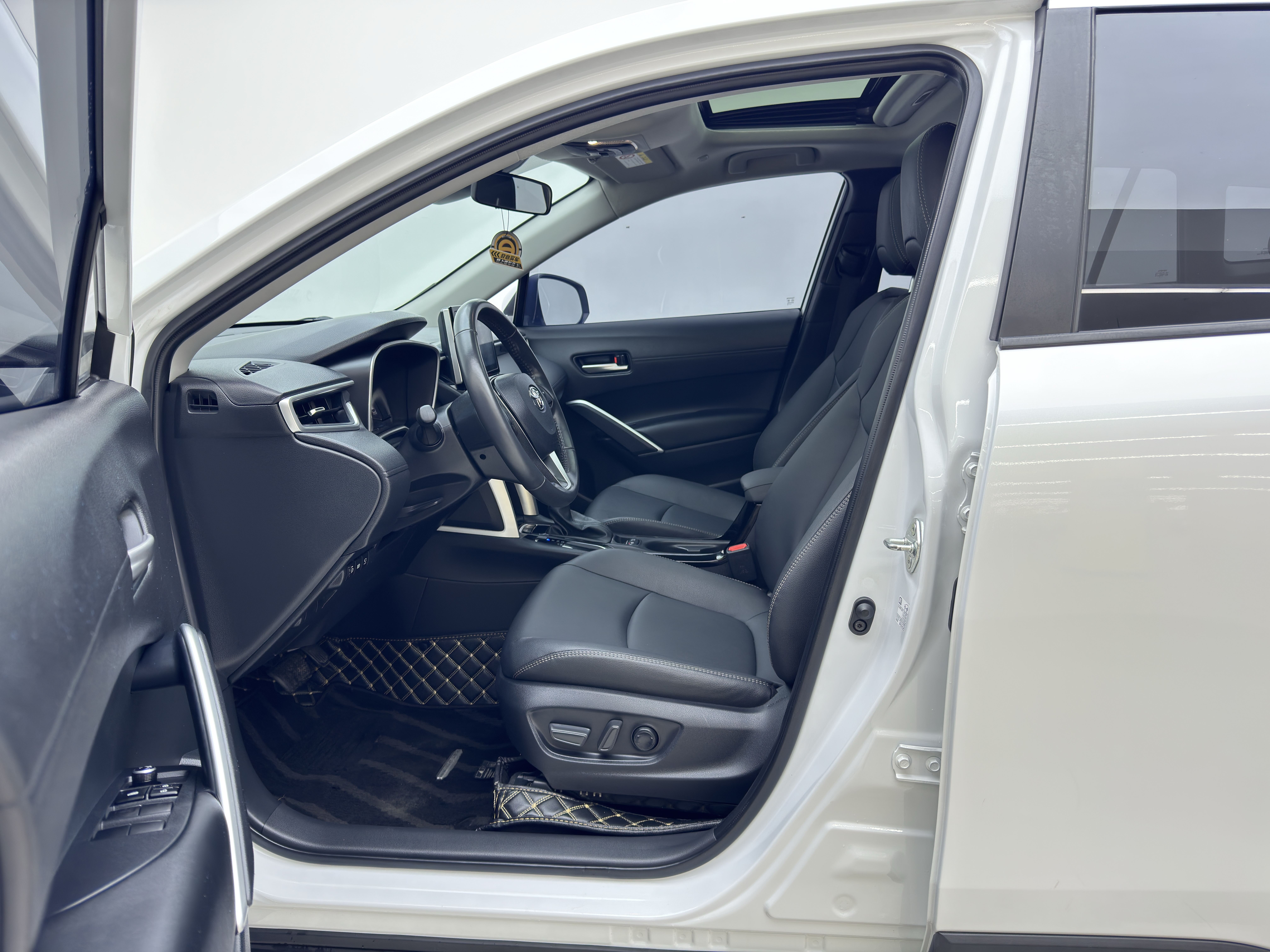 Toyota Corolla Cross 2022 car image #10