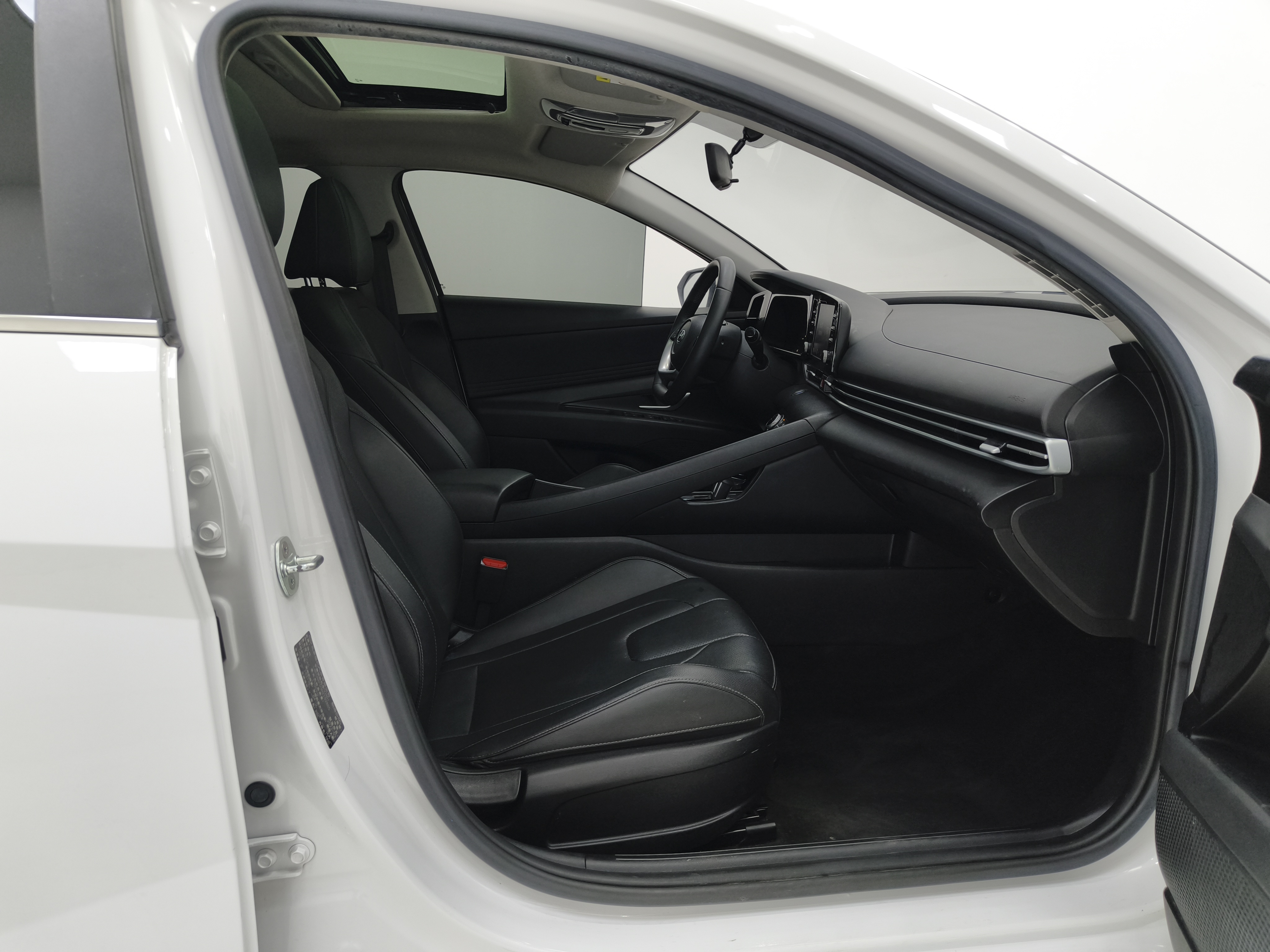 Hyundai Elantra 2022 car image #10