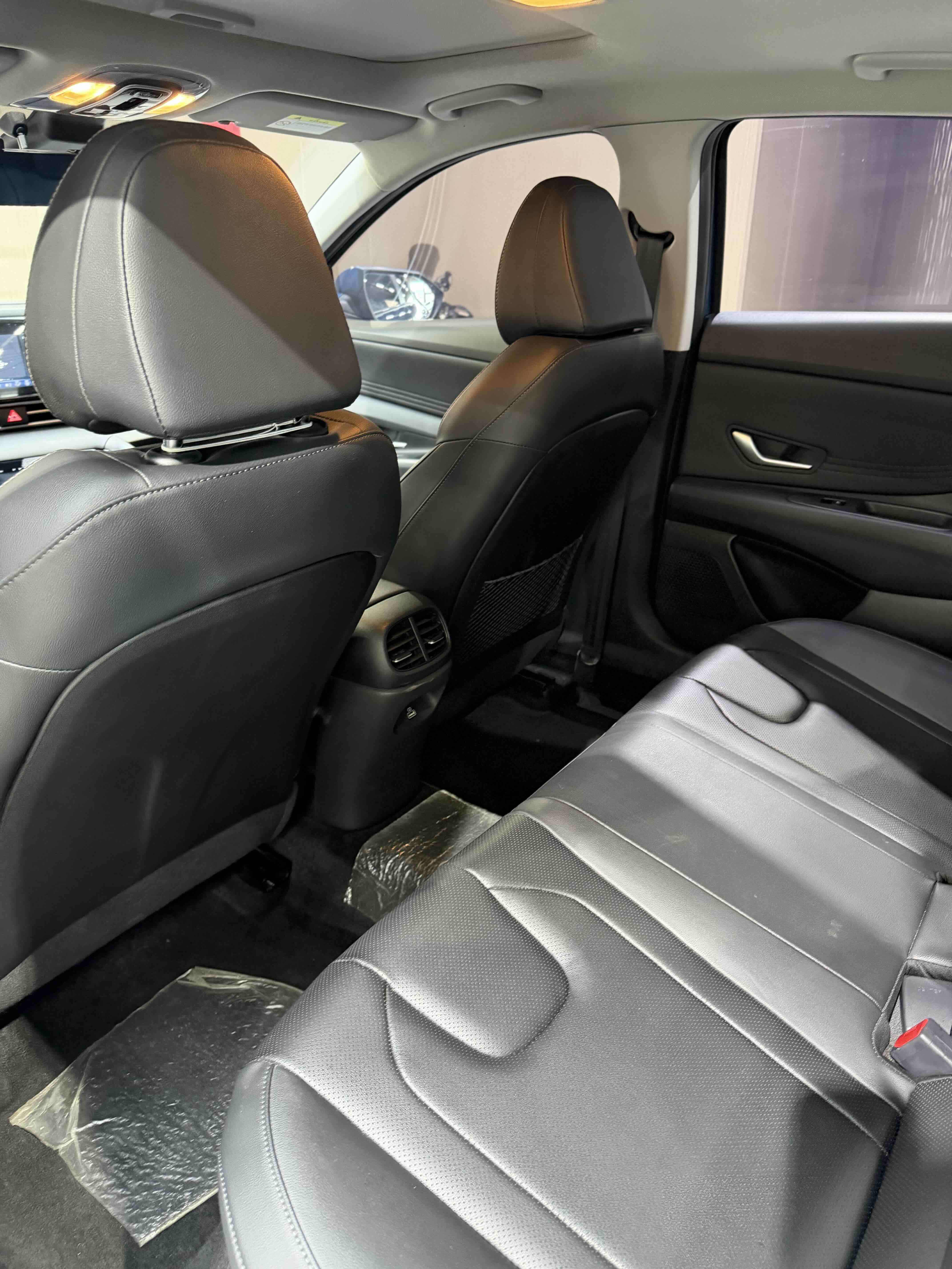 Hyundai Elantra 2022 car image #10