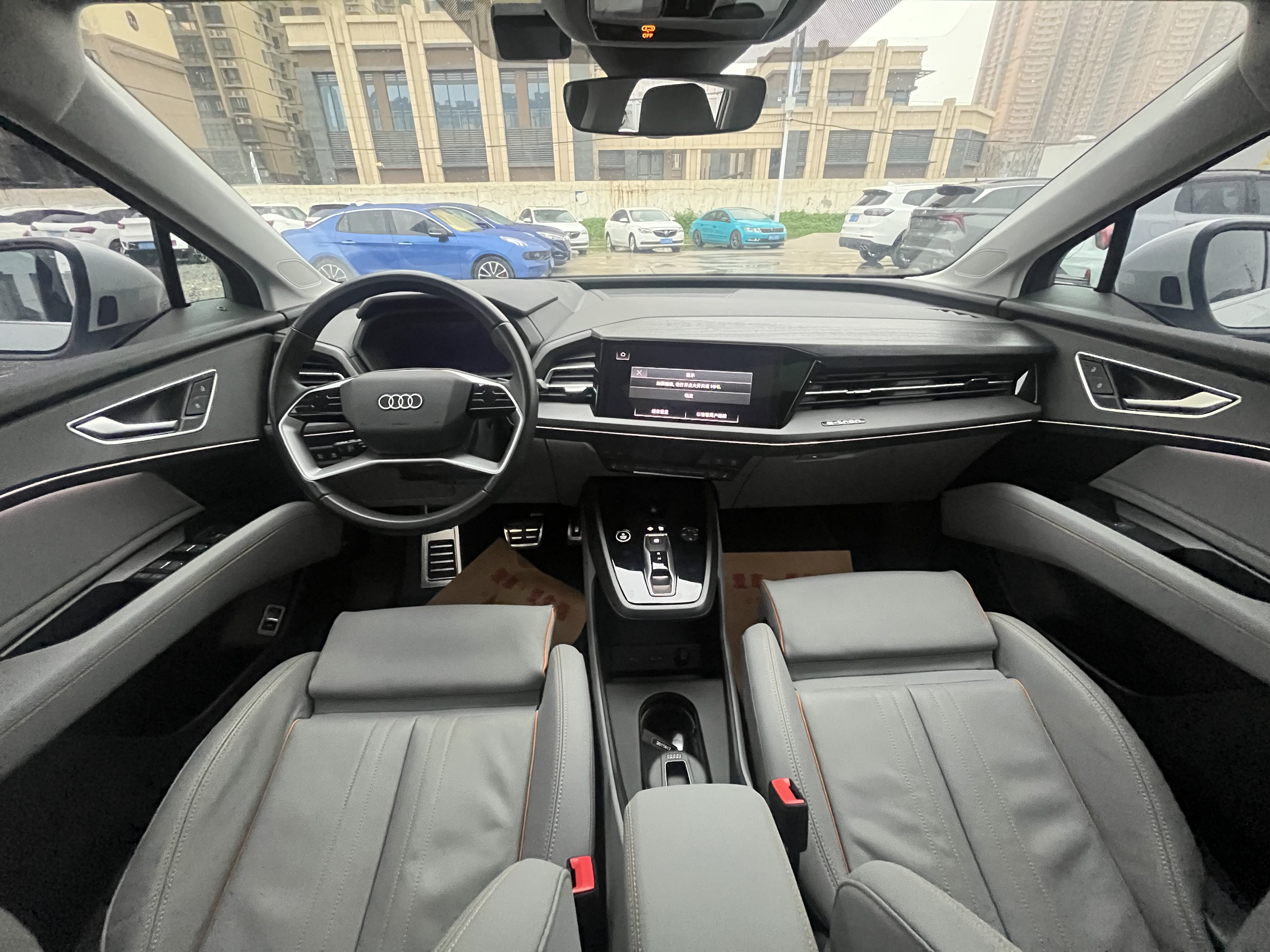 Audi Q5 e-tron 2023 immagine di auto #10