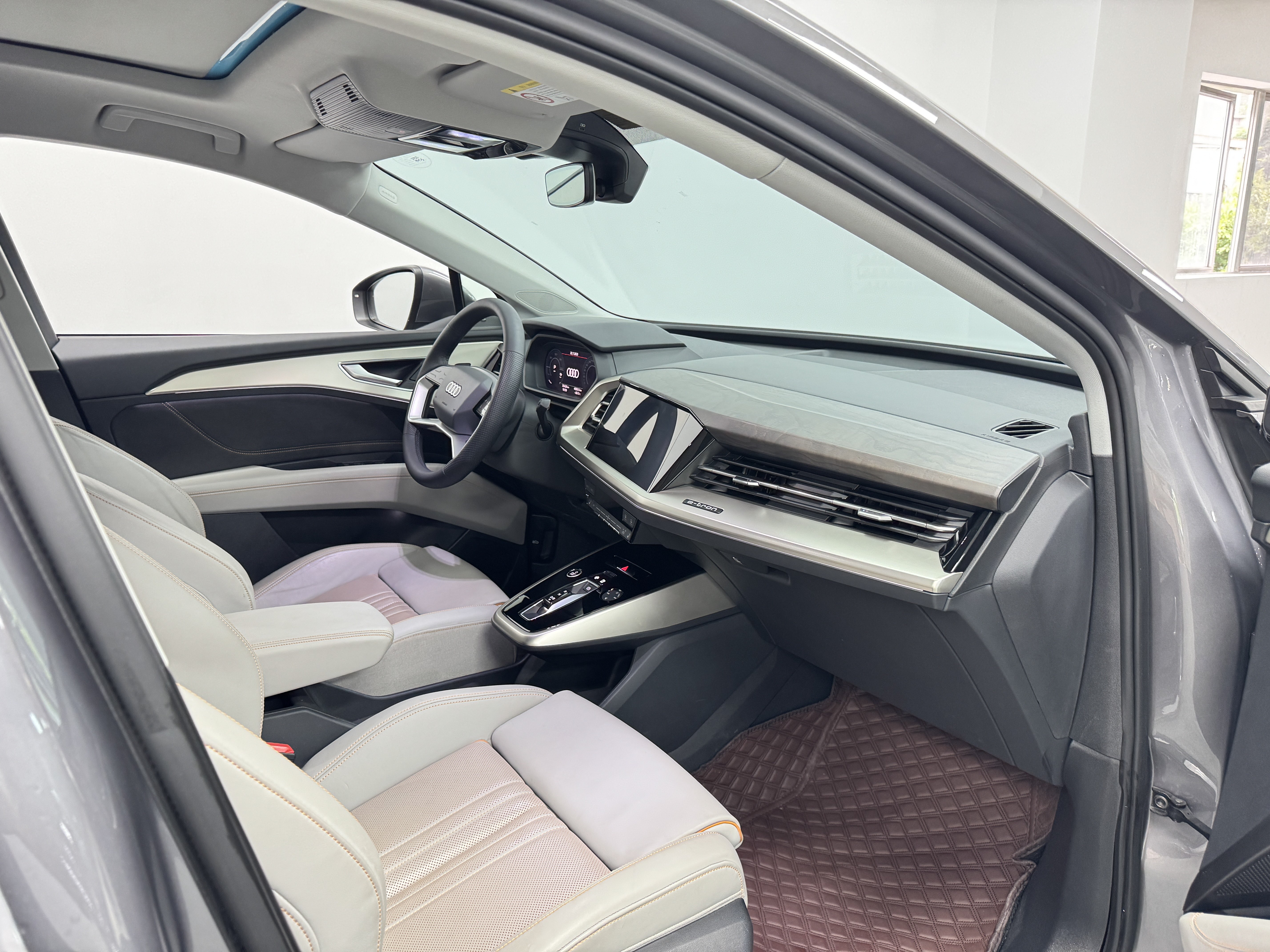 Audi Q5 e-tron 2023 immagine di auto #10