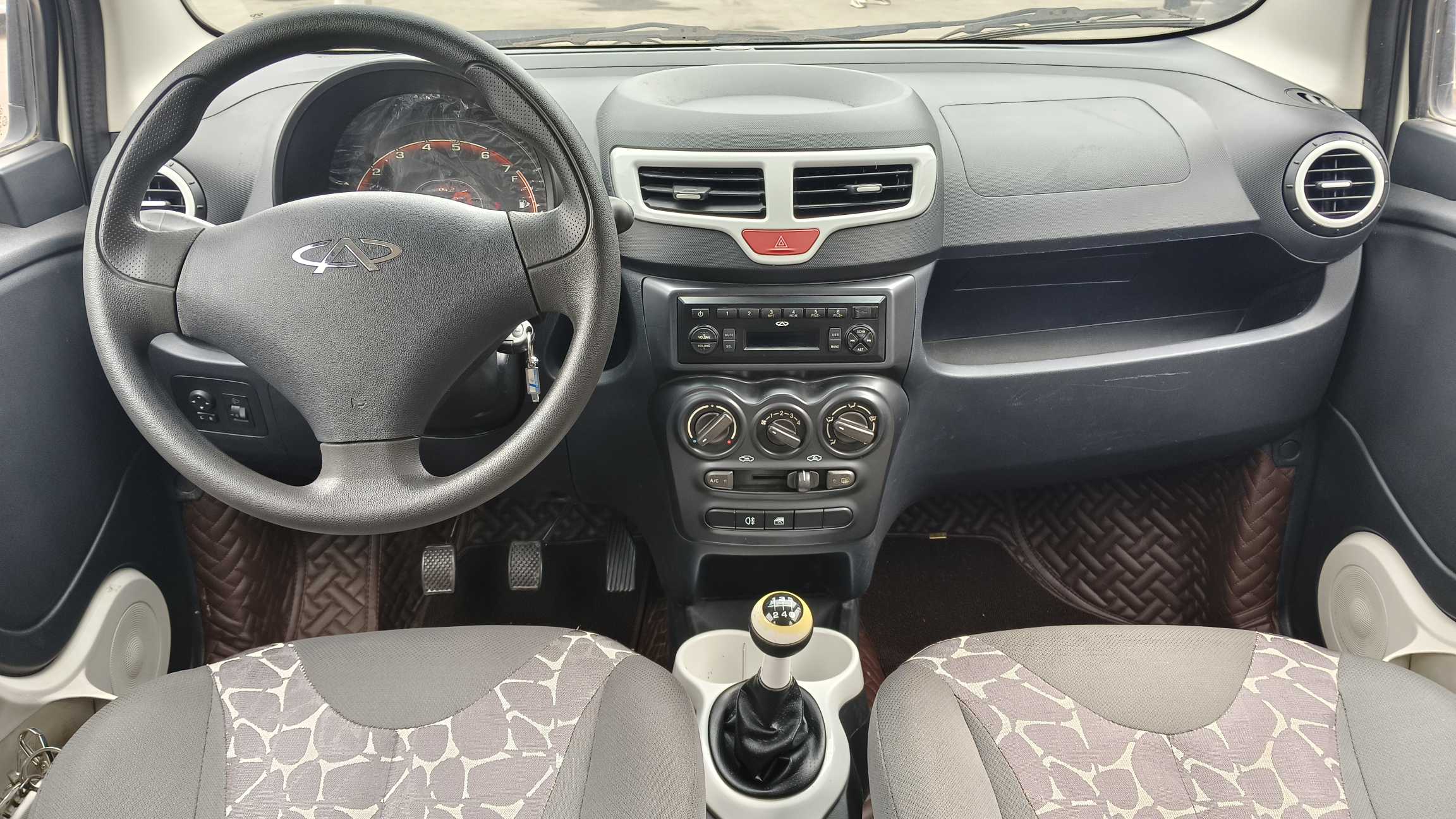 Chery QQ 2014 car image #10