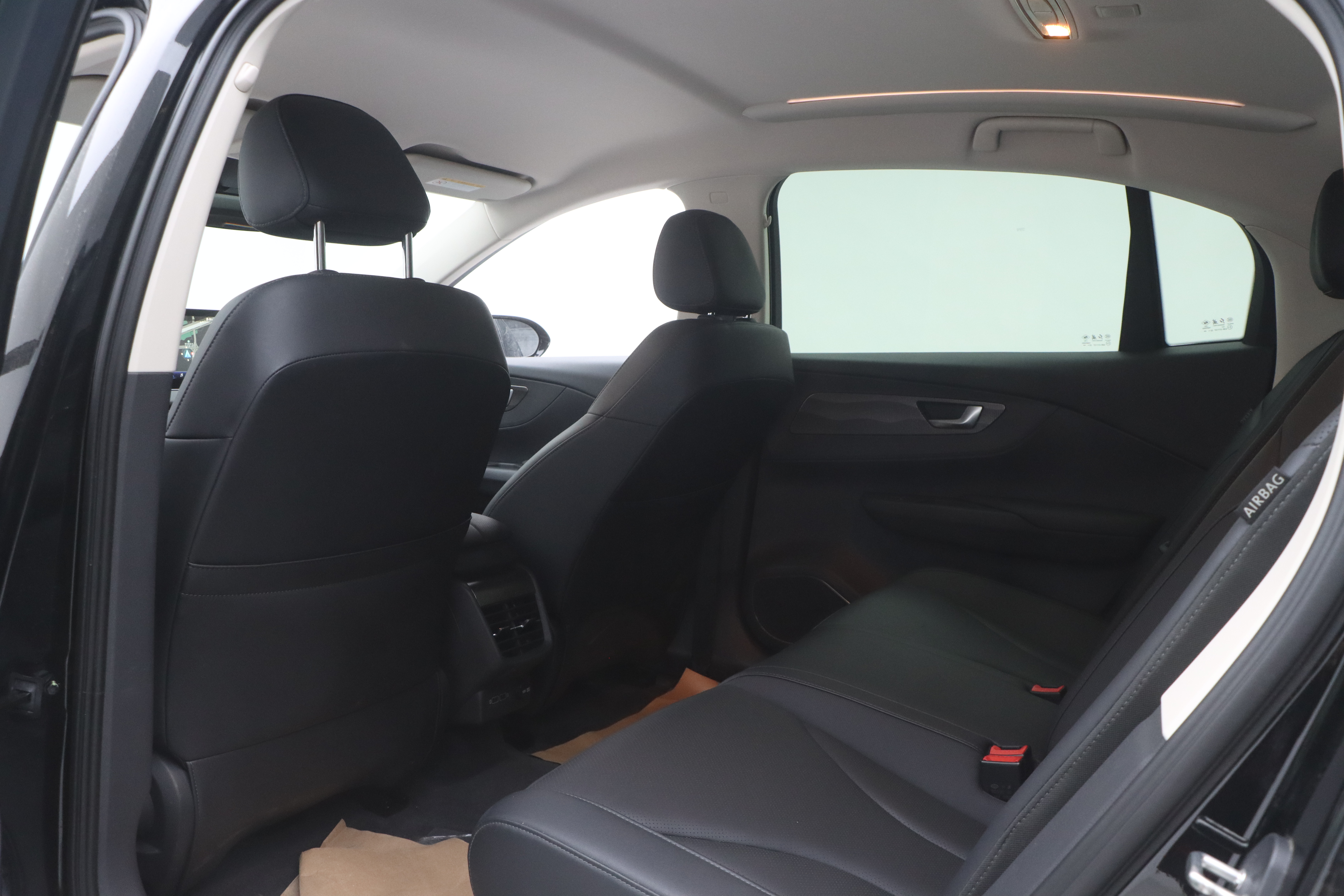 HongQi E-QM5 2022 car image #10