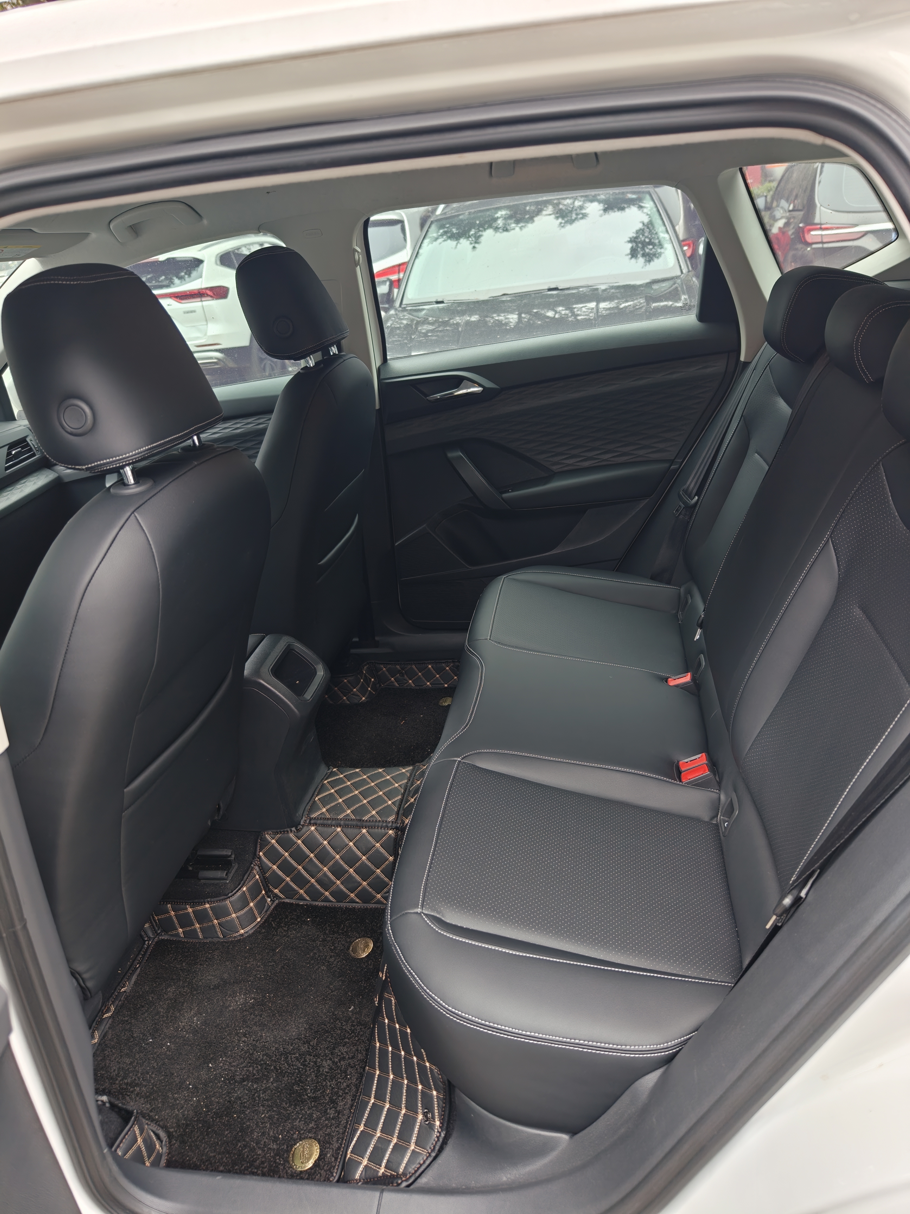 Volkswagen Tharu 2023 car image #10