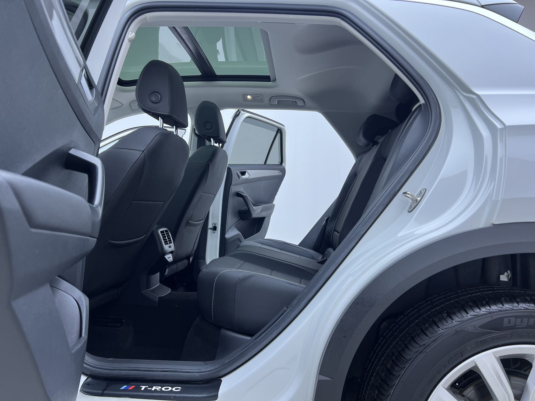 T-Roc 2023 car image #10