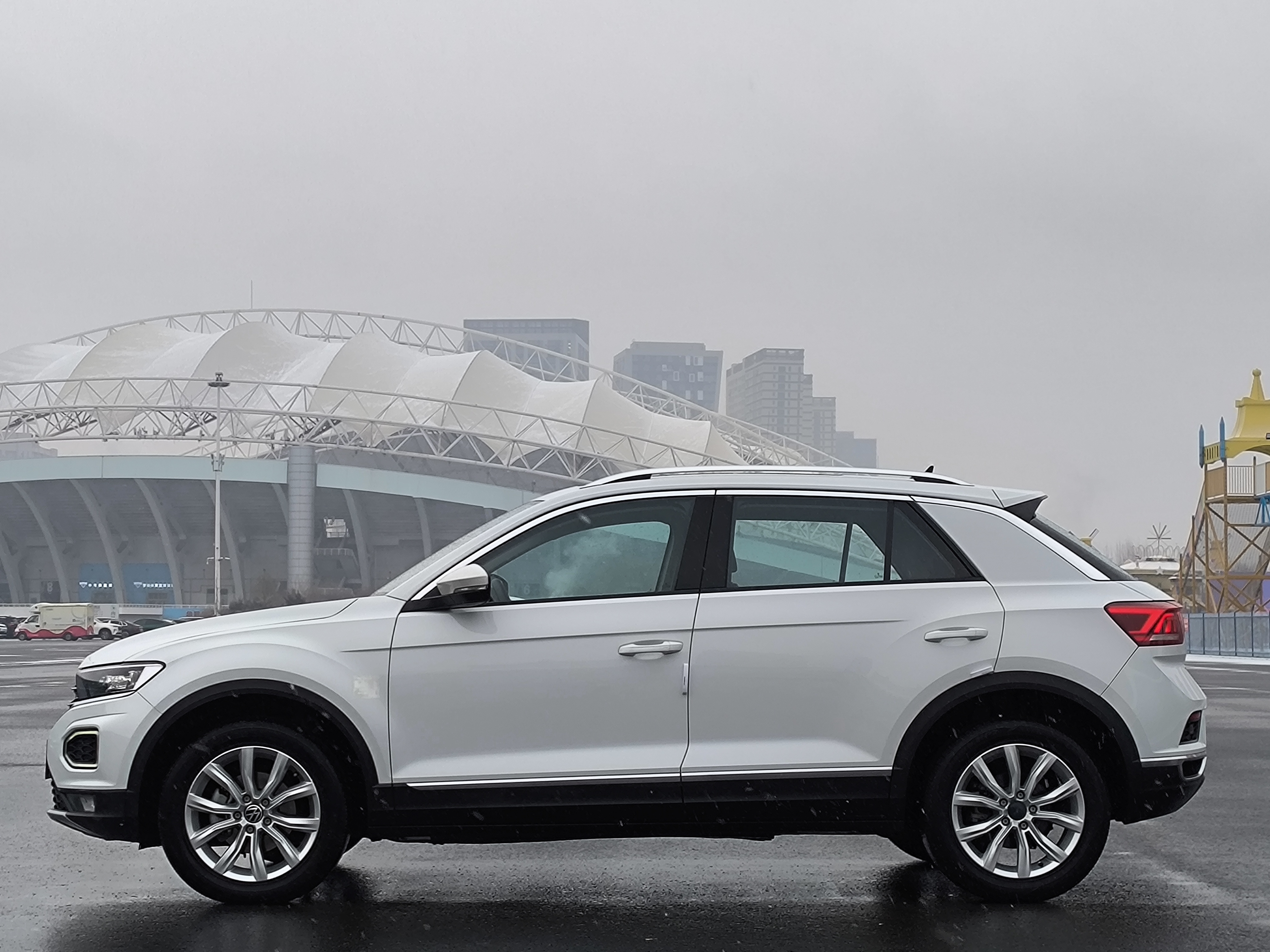 Volkswagen T-Roc 2022 car image #10