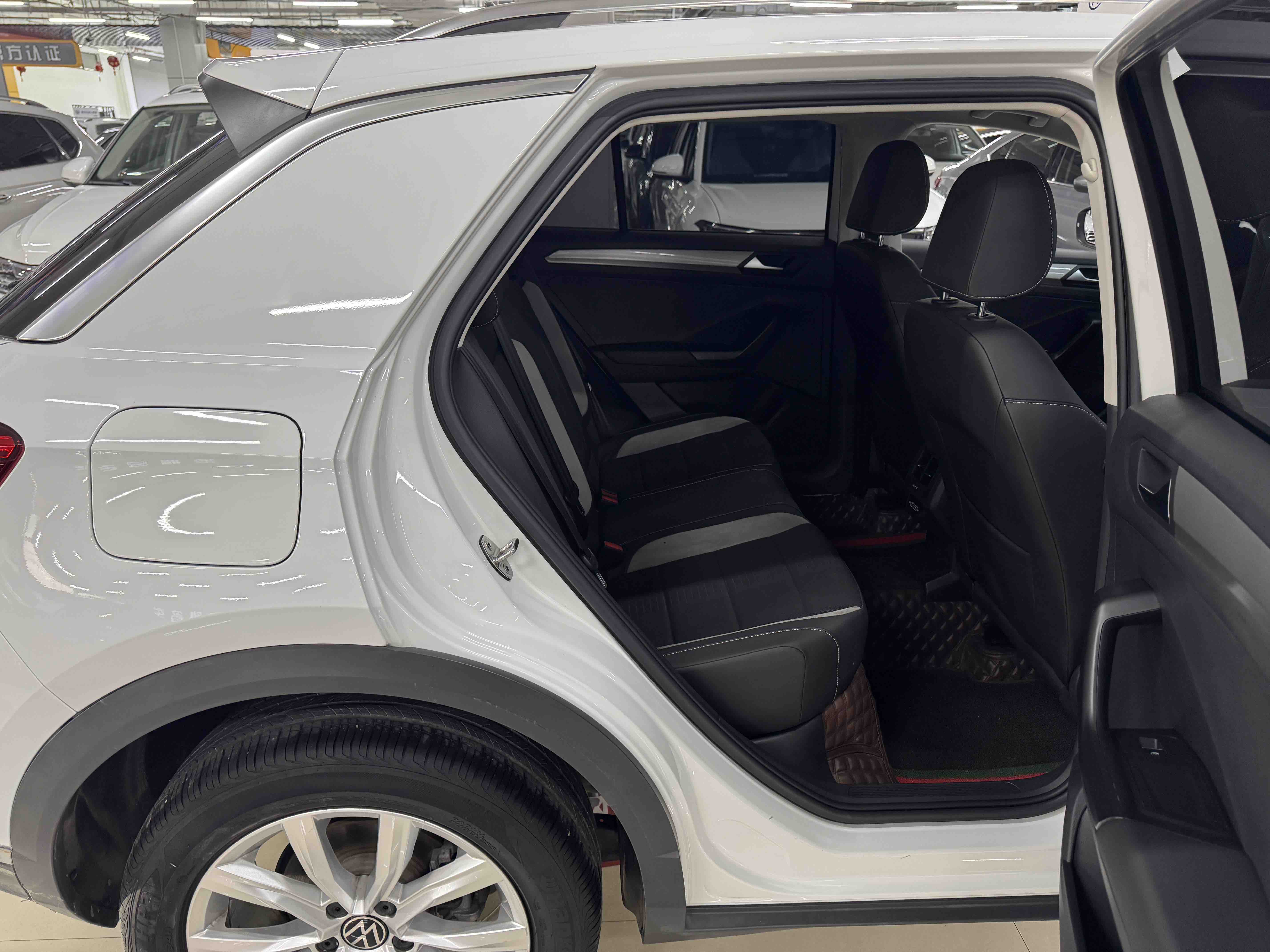 T-Roc 2022 car image #10