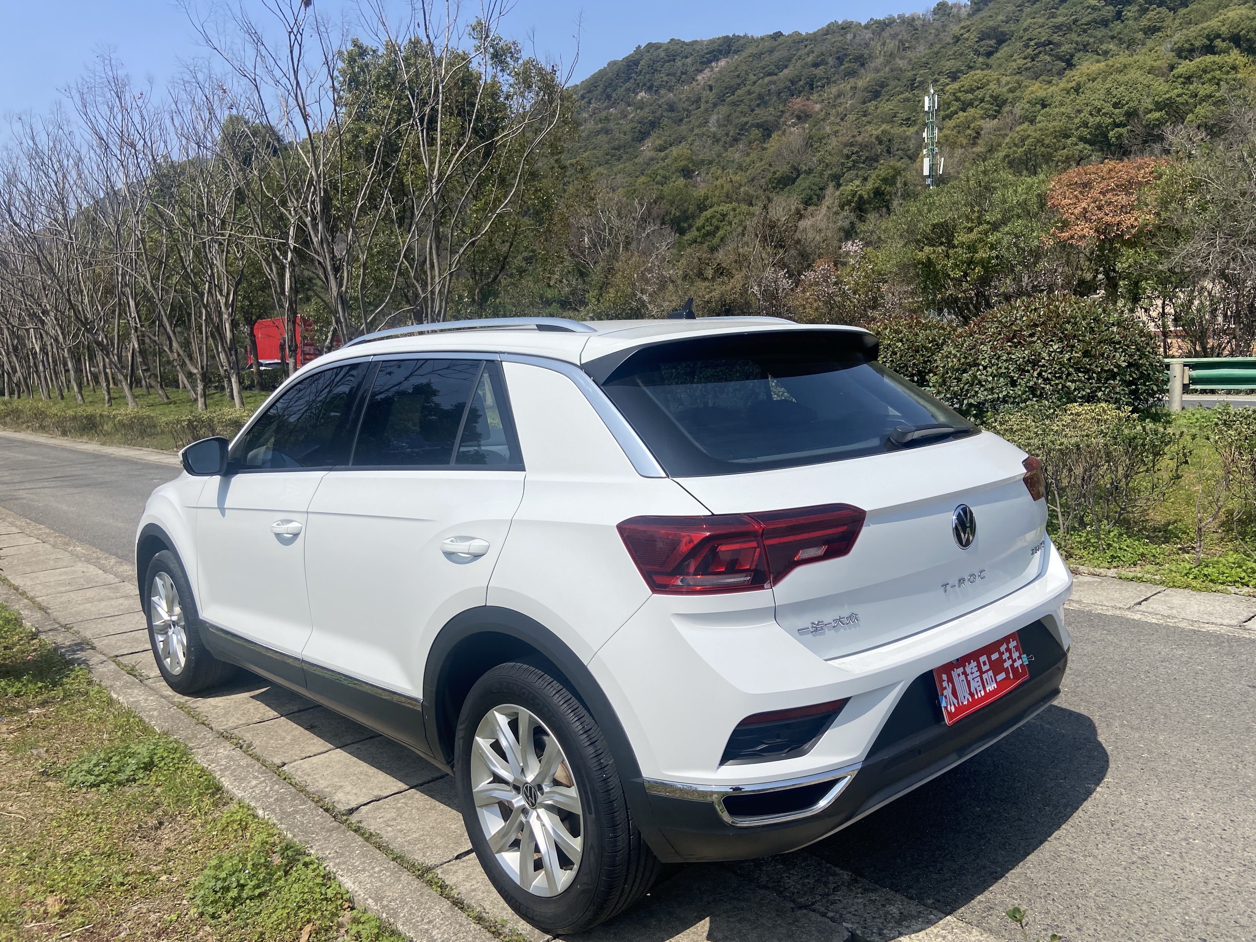 T-Roc 2023 car image #10