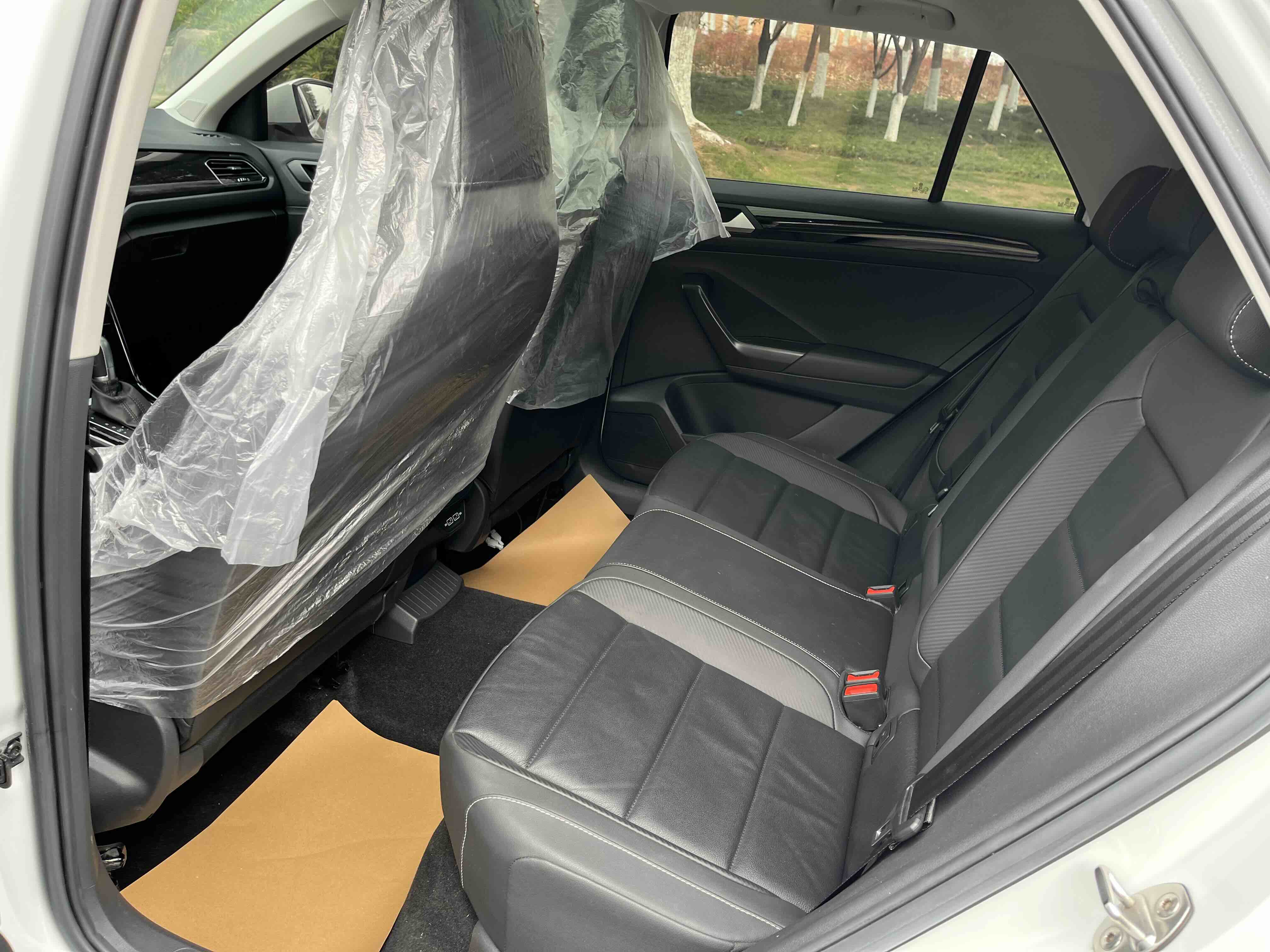 T-Roc 2023 car image #10