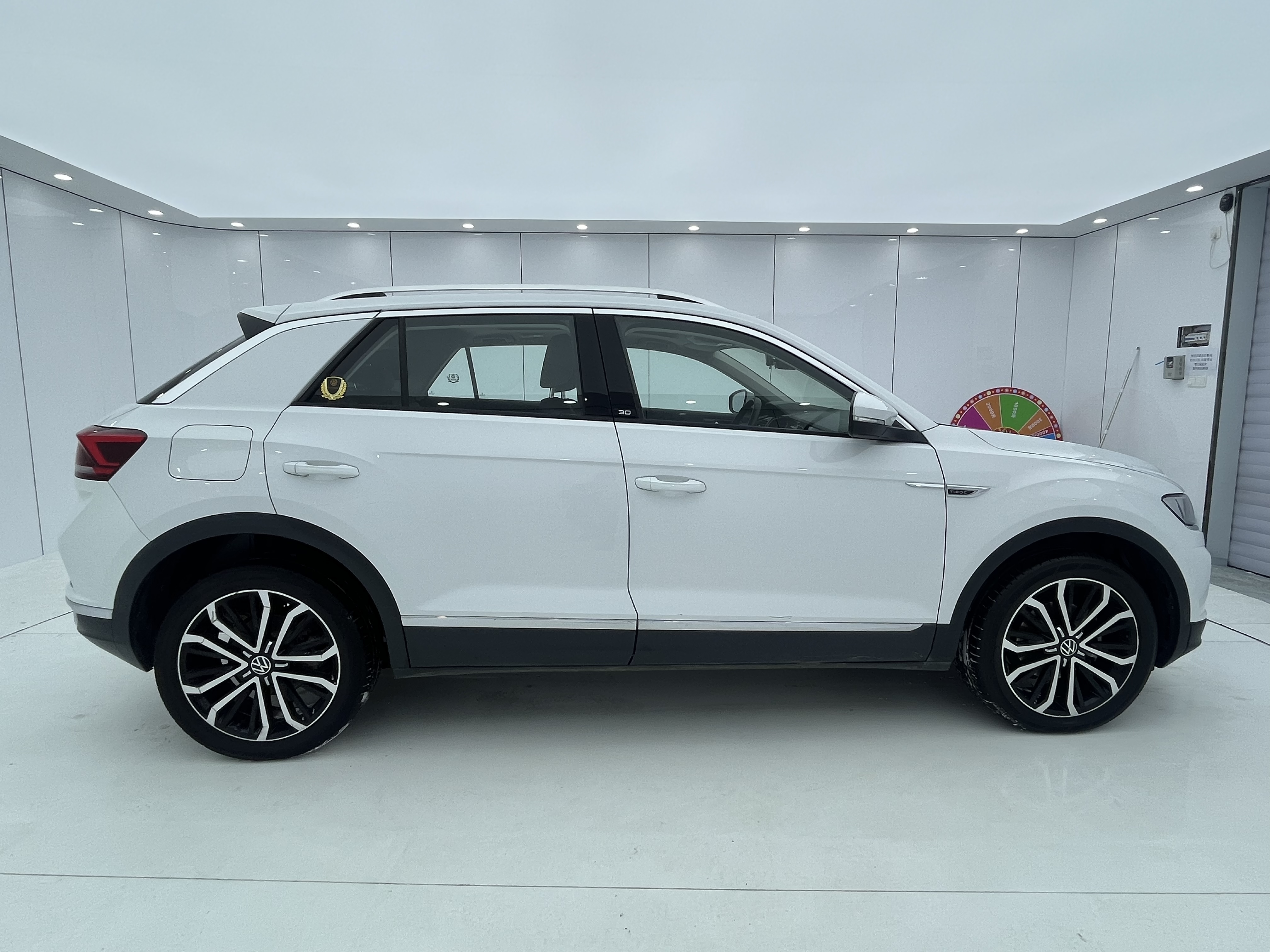 Volkswagen T-Roc 2022 immagine di auto #10