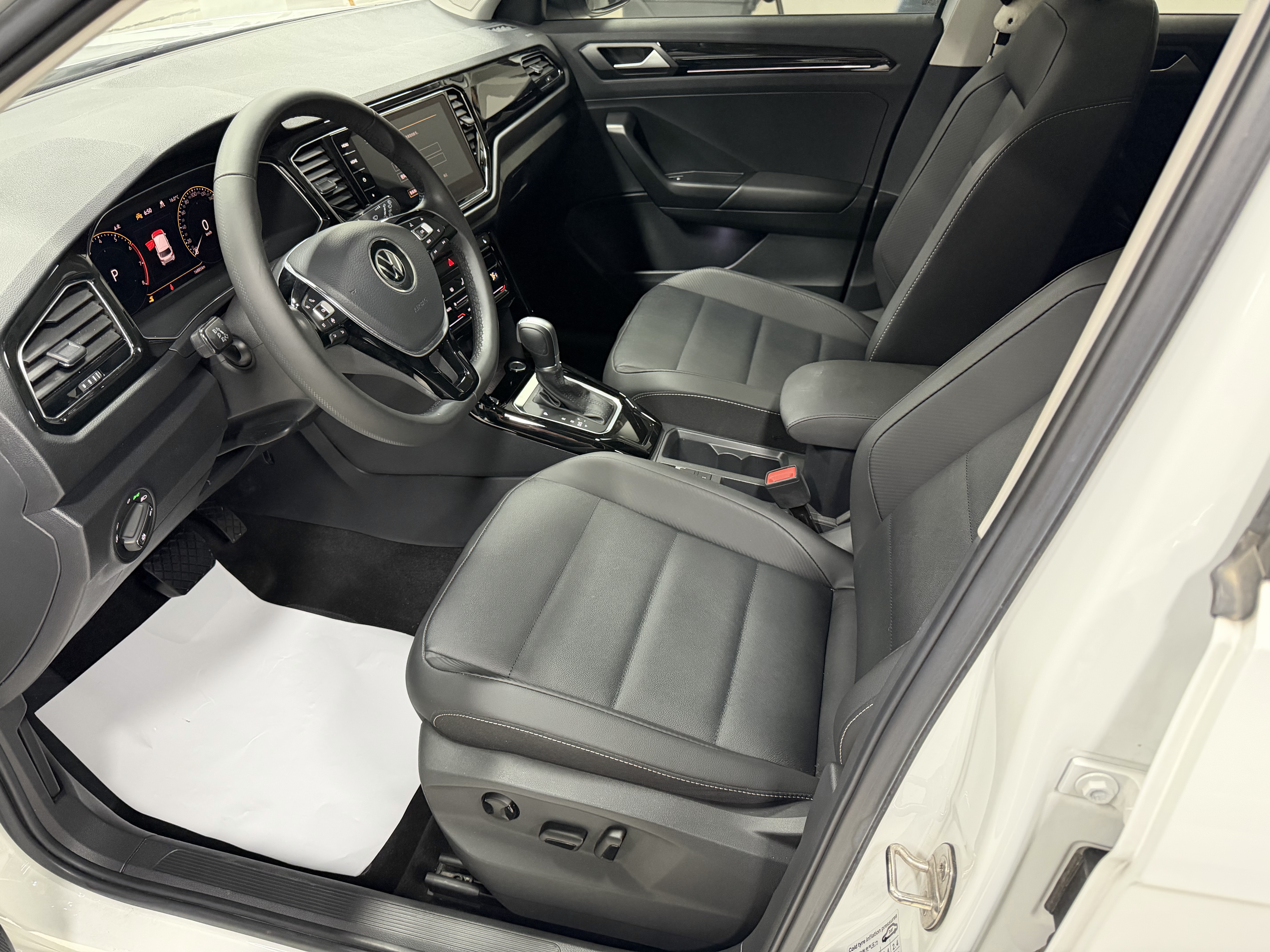 T-Roc 2022 #10 T-Roc 2022 car image #10