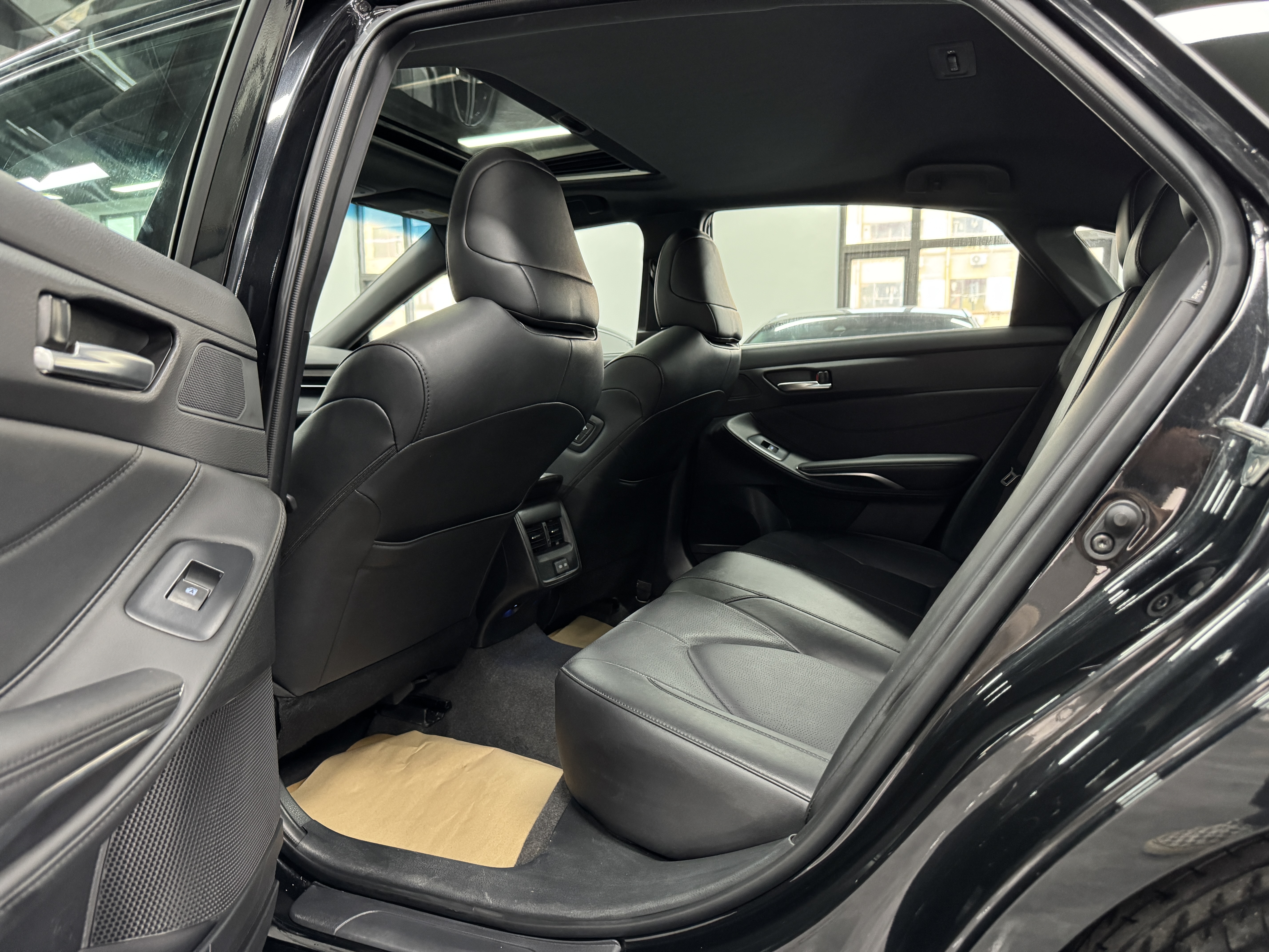 Toyota Avalon 2022 car image #10