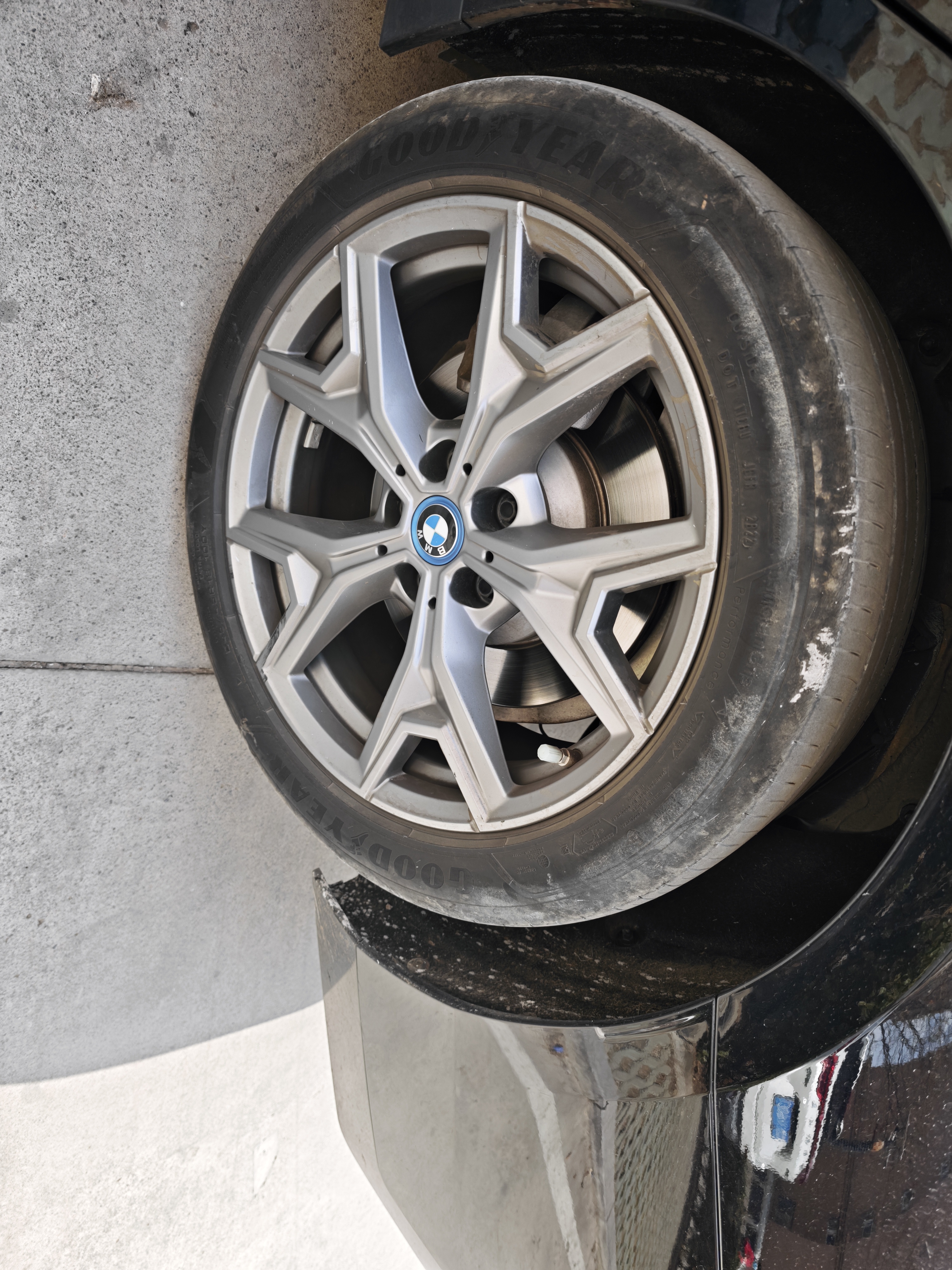 BMW i3 2023 car image #10