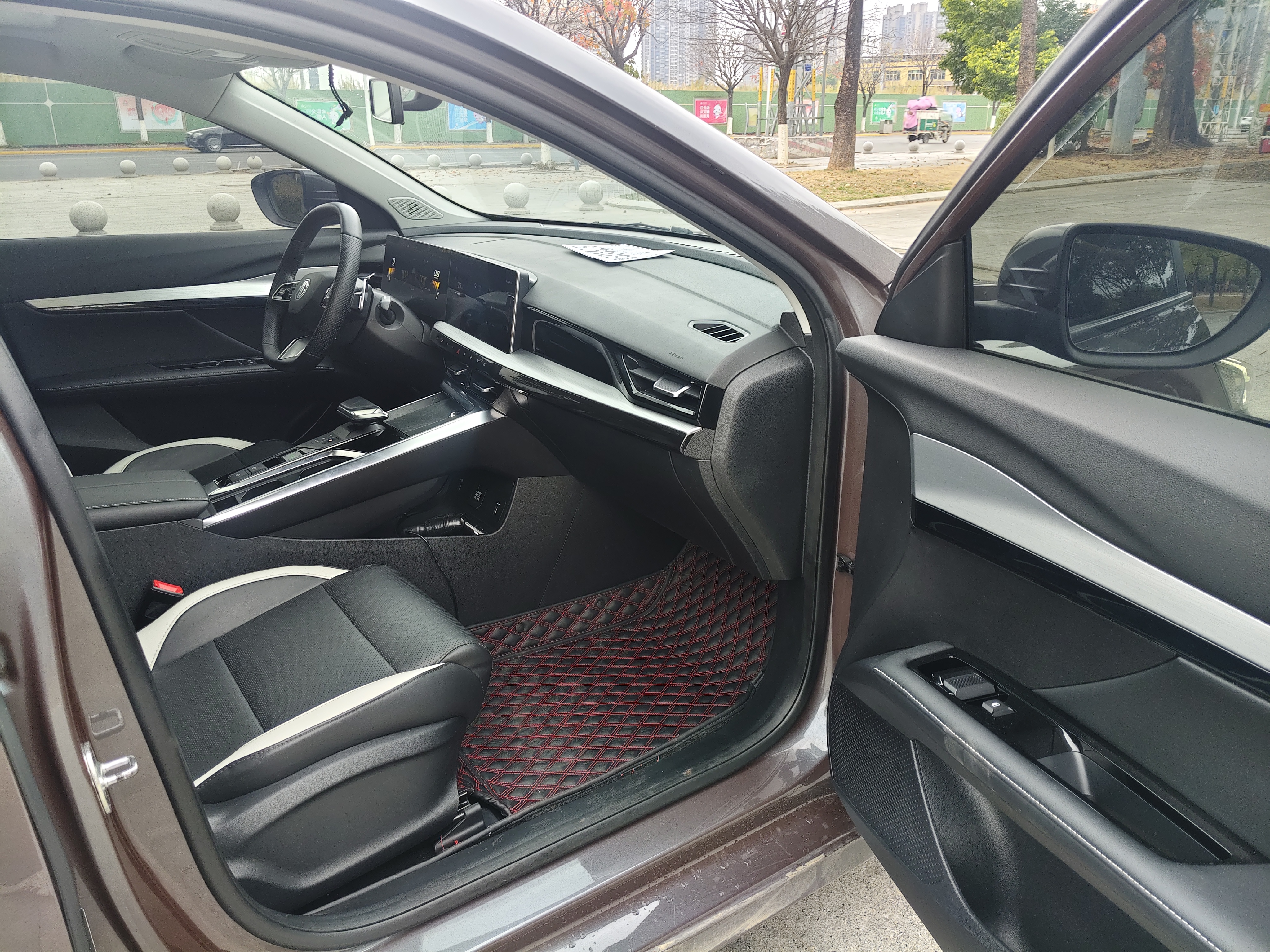 5 Scorpio 2023 car image #10
