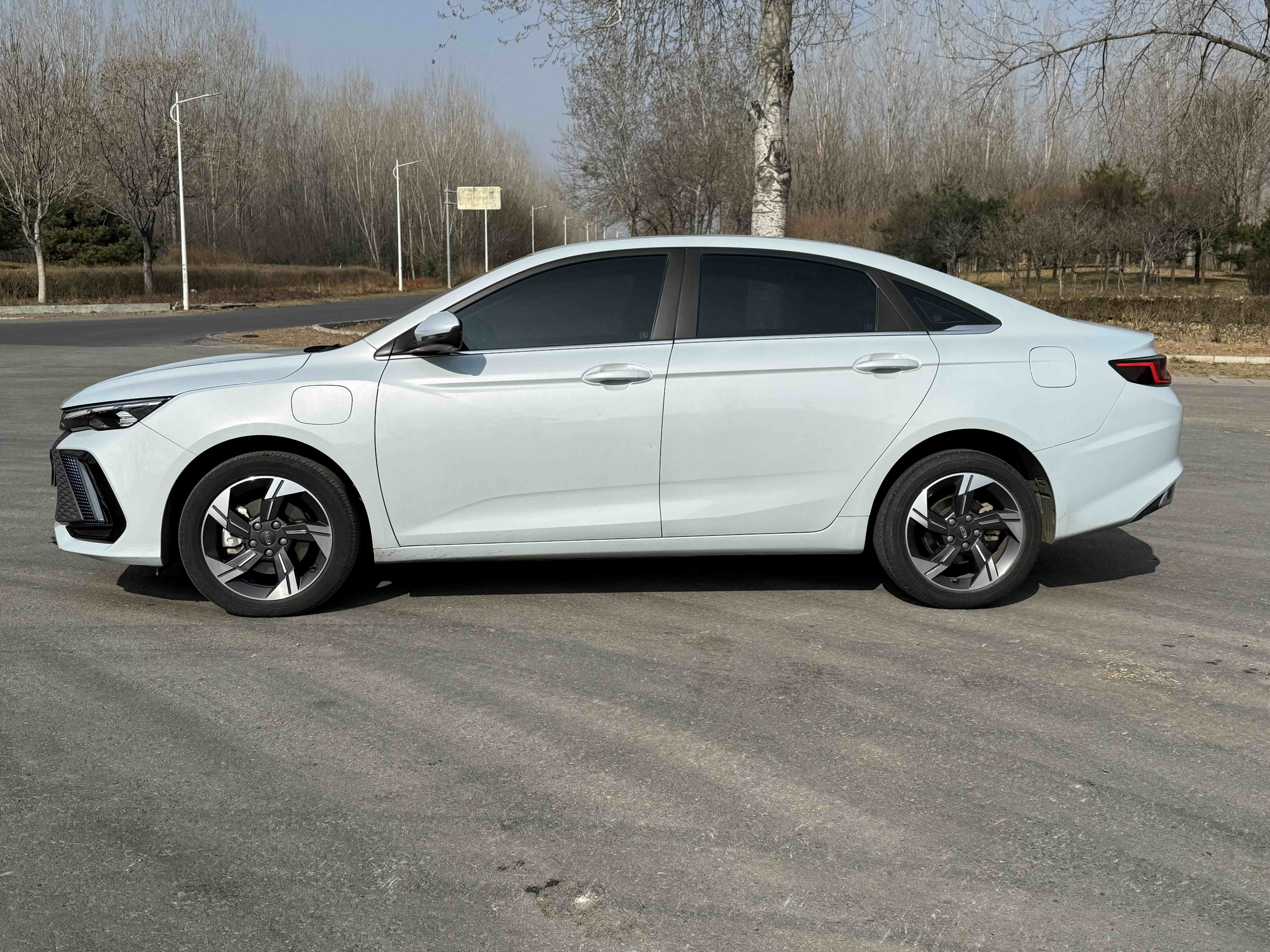 GEELY 2023 #10 GEELY 2023 immagine di auto #10