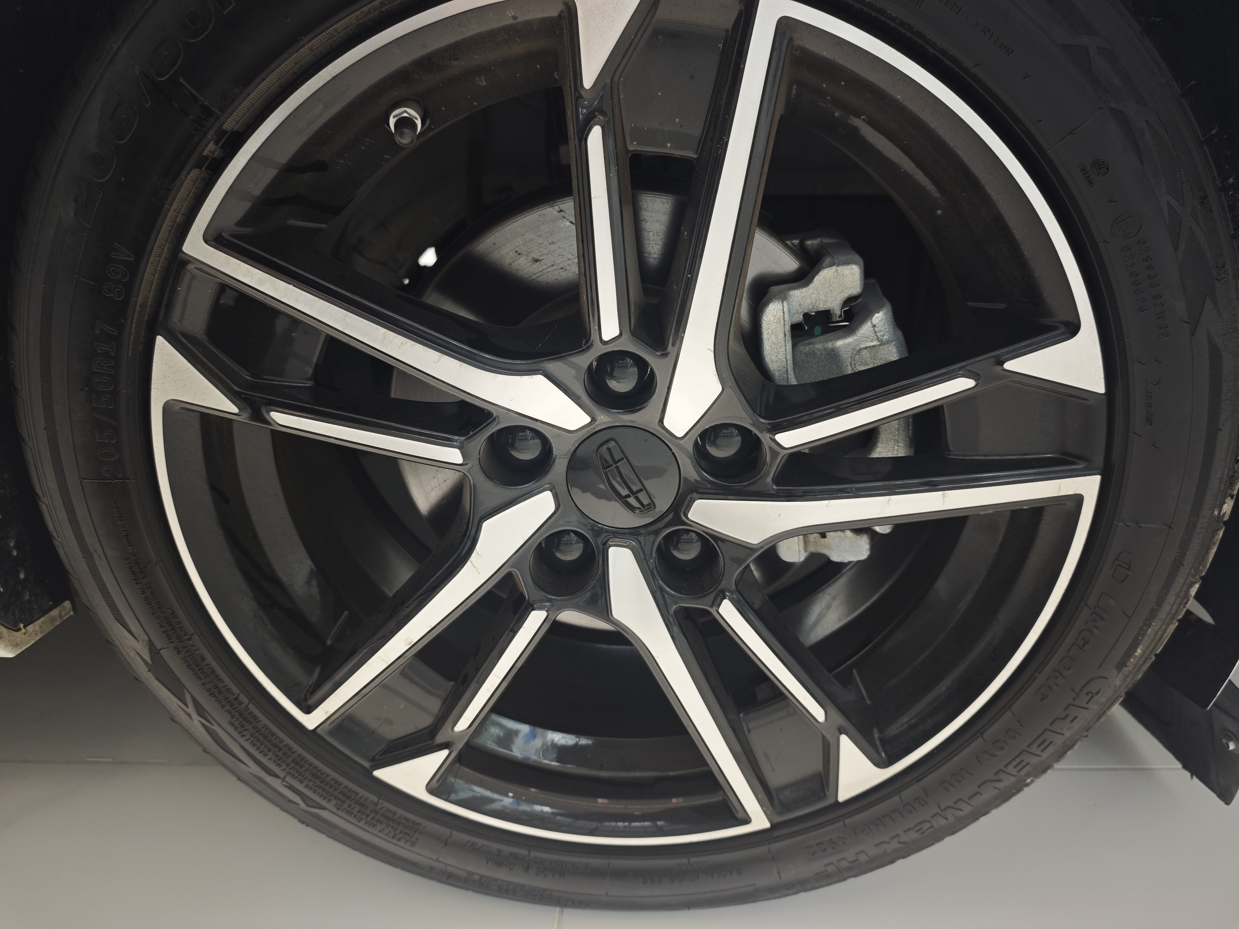 GEELY Binray 2023 car image #10
