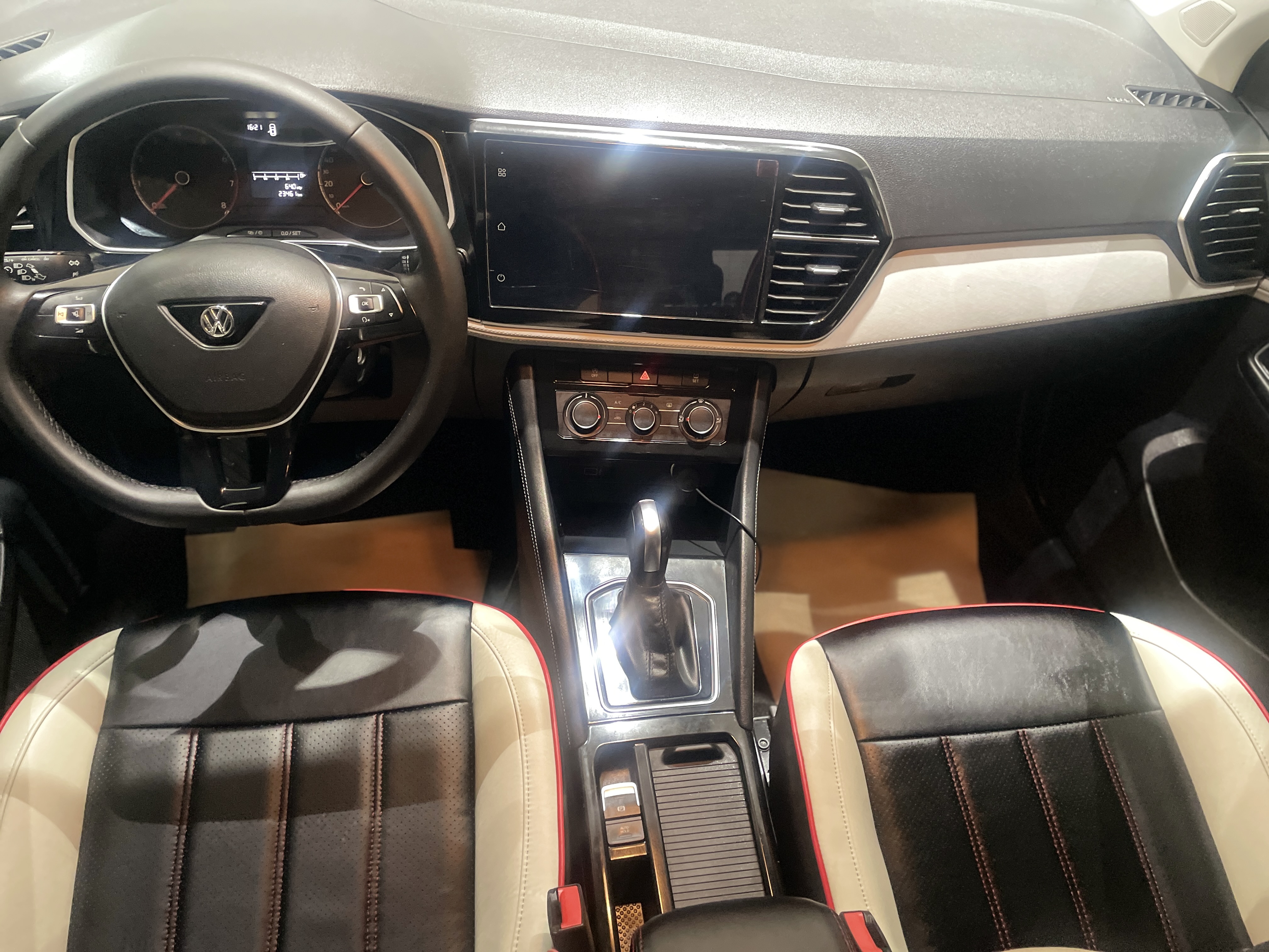 VS5 2022 car image #10