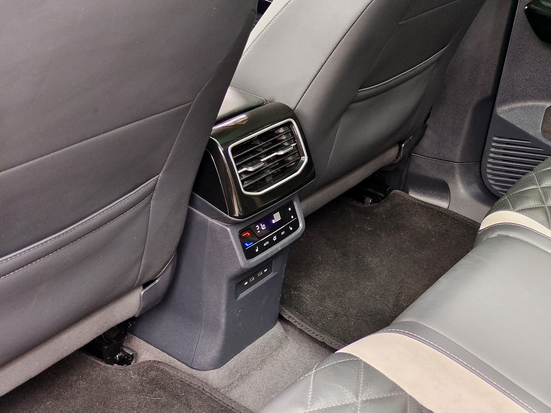 Volkswagen ID.6 Crozz 2023 #10 Volkswagen ID.6 Crozz 2023 immagine di auto #10