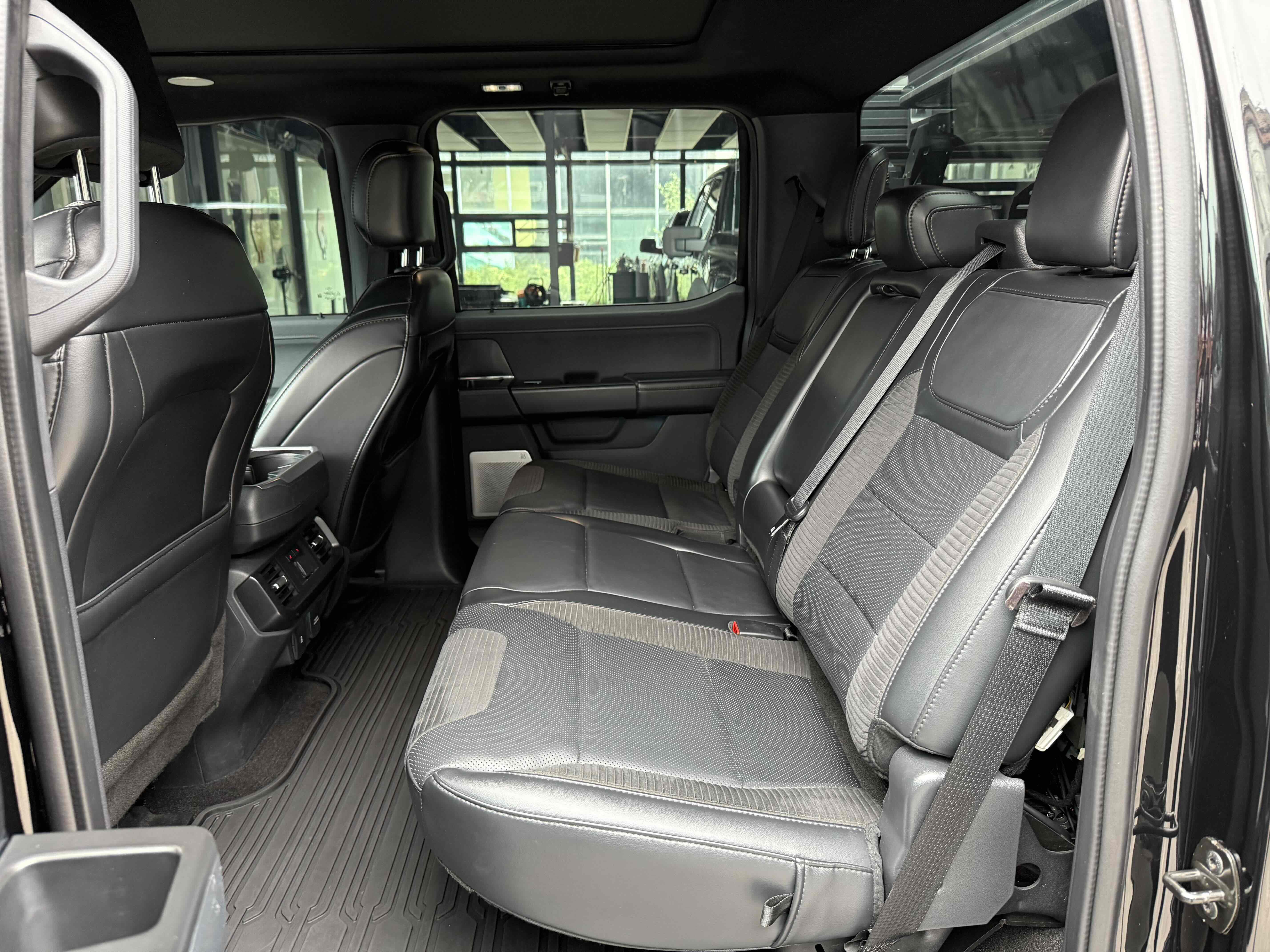 Ford F-150 Raptor 2023 car image #10