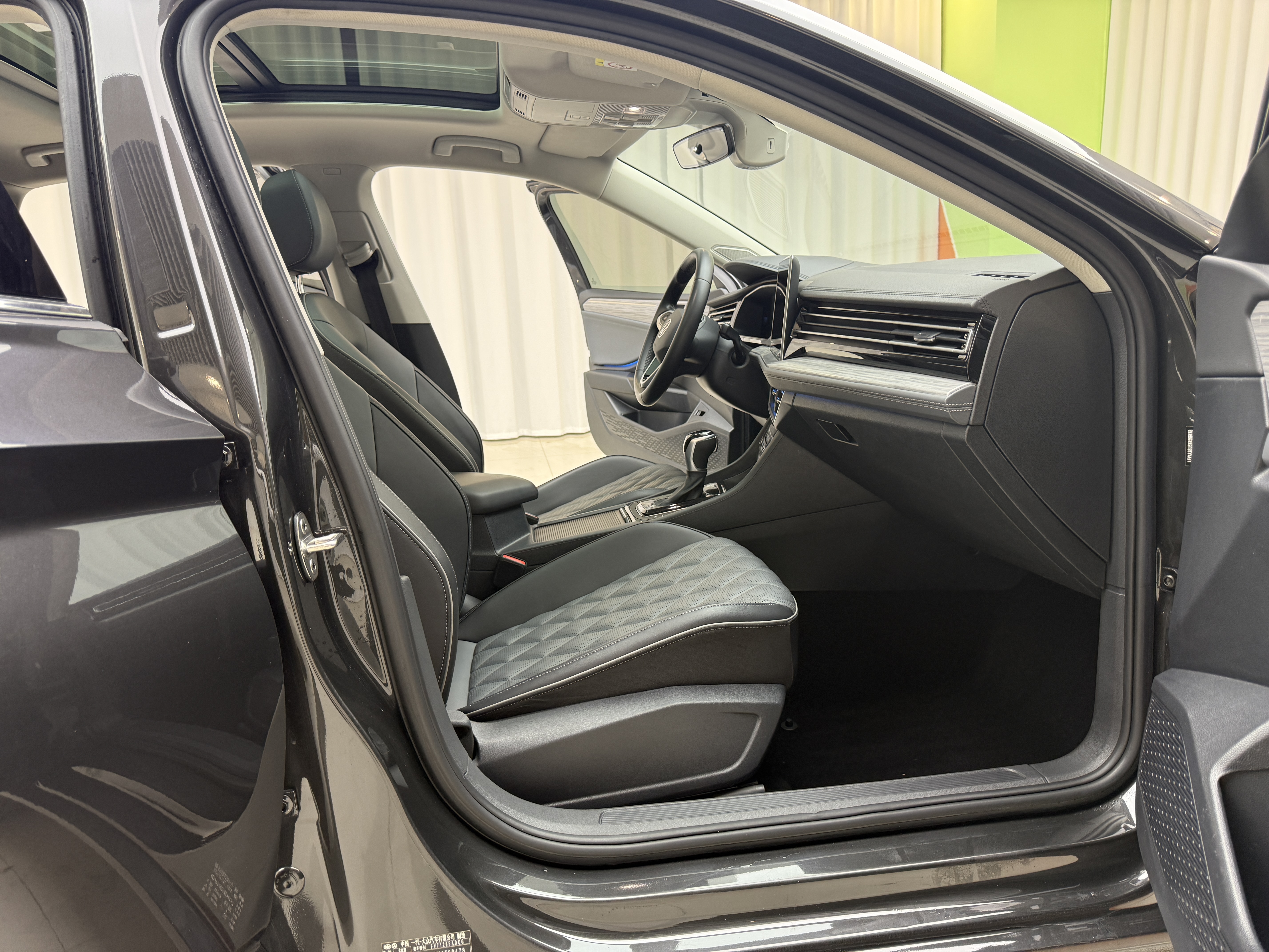 Volkswagen Sagitar 2022 car image #10