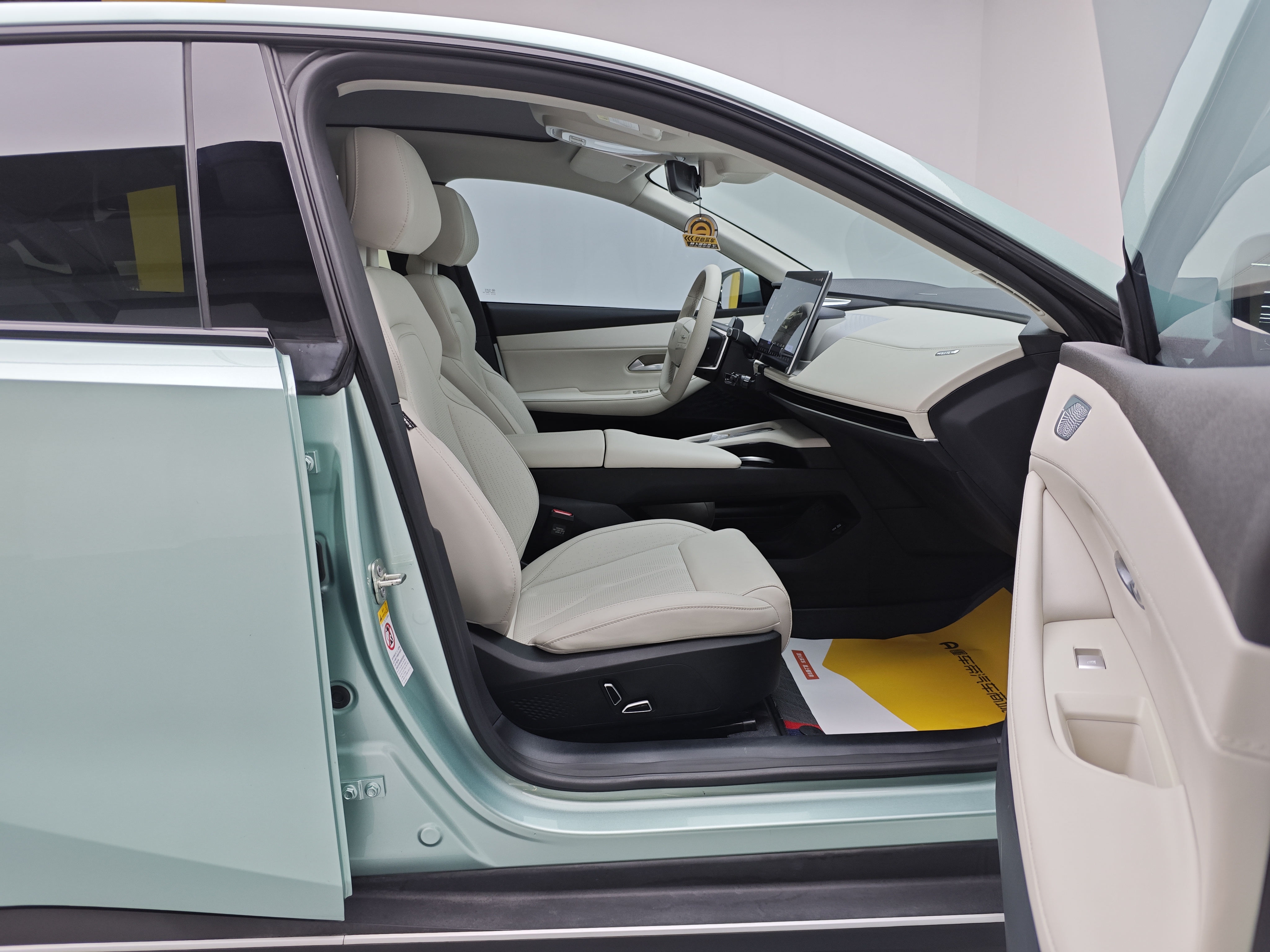 Deepal SL03 2022 car image #10