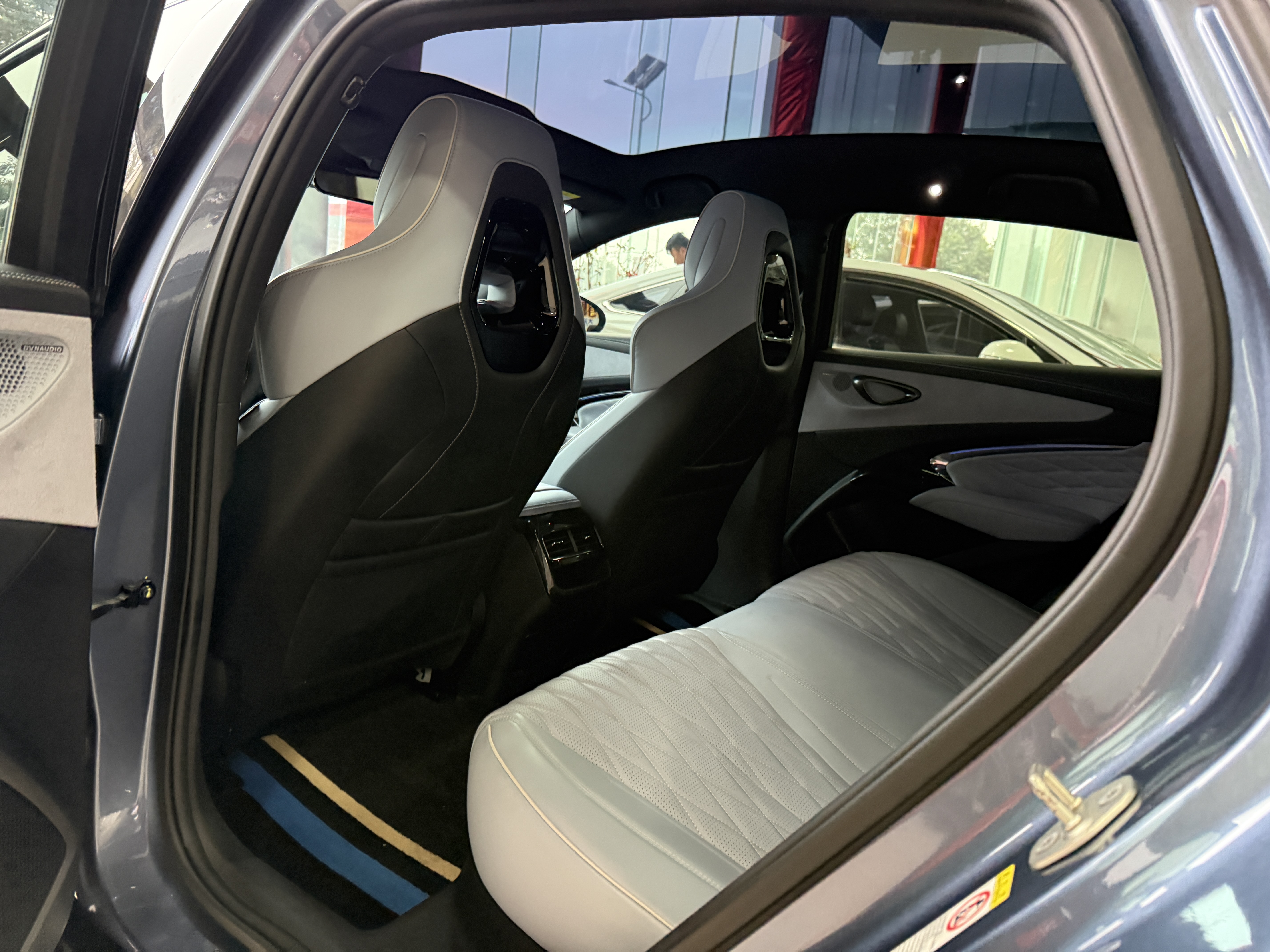 BYD Seal 2023 immagine di auto #10