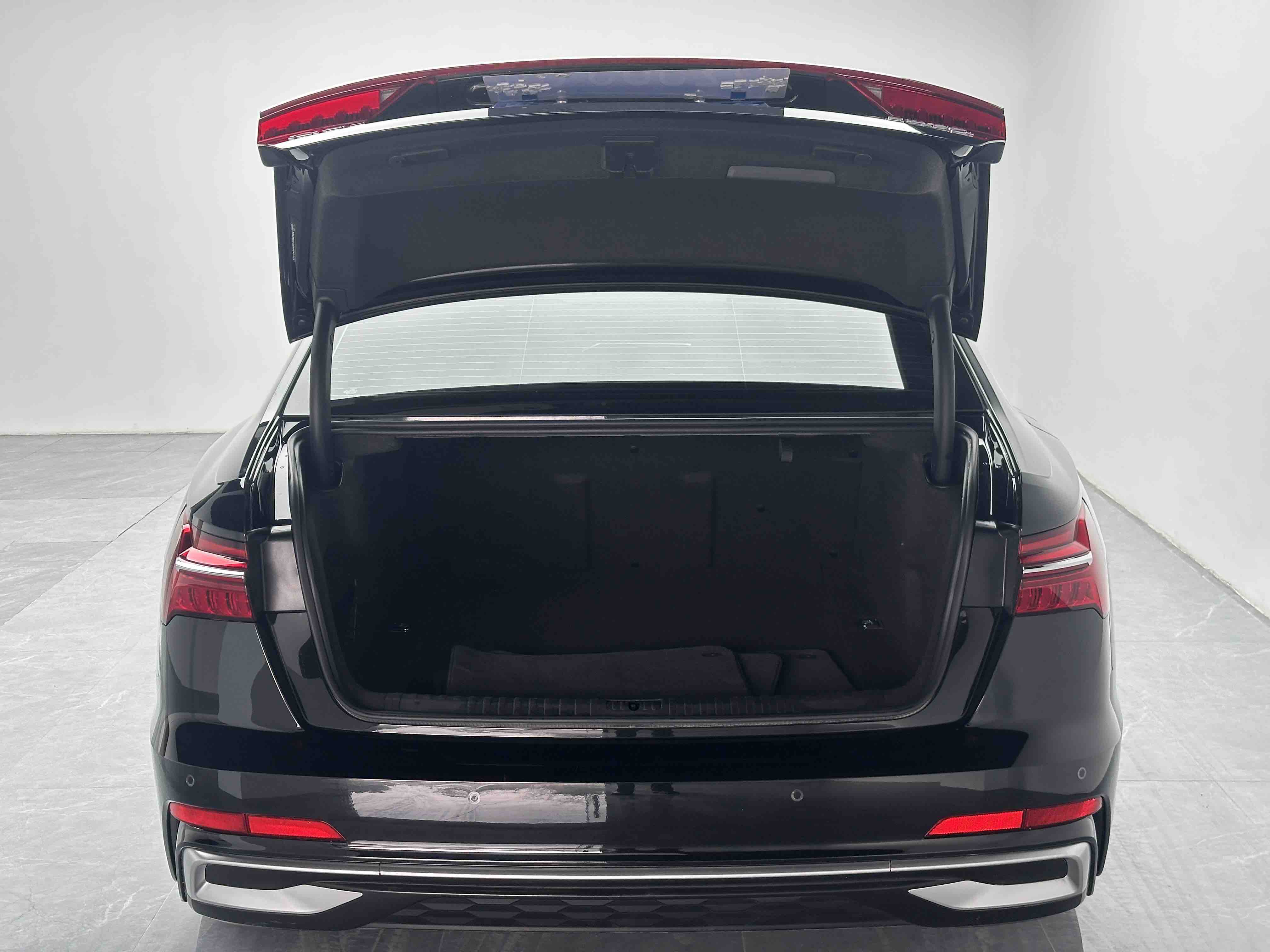 Audi A6L 2023 car image #10