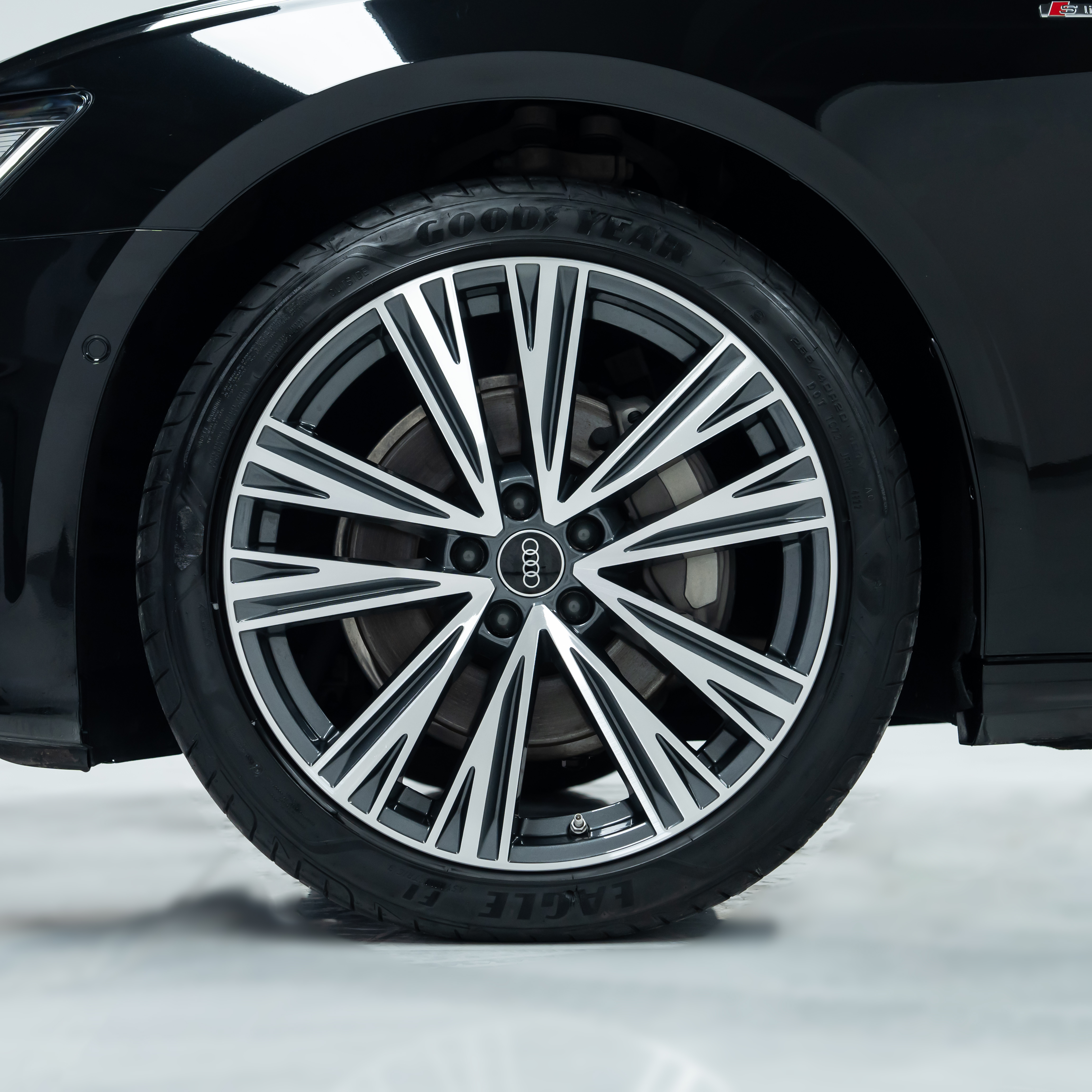 Audi A6L 2023 car image #10