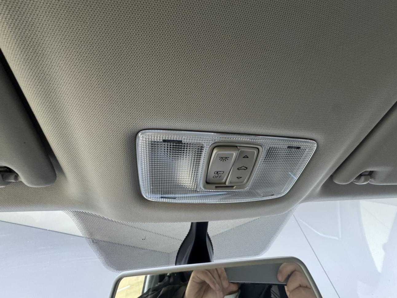 VS5 2023 car image #10