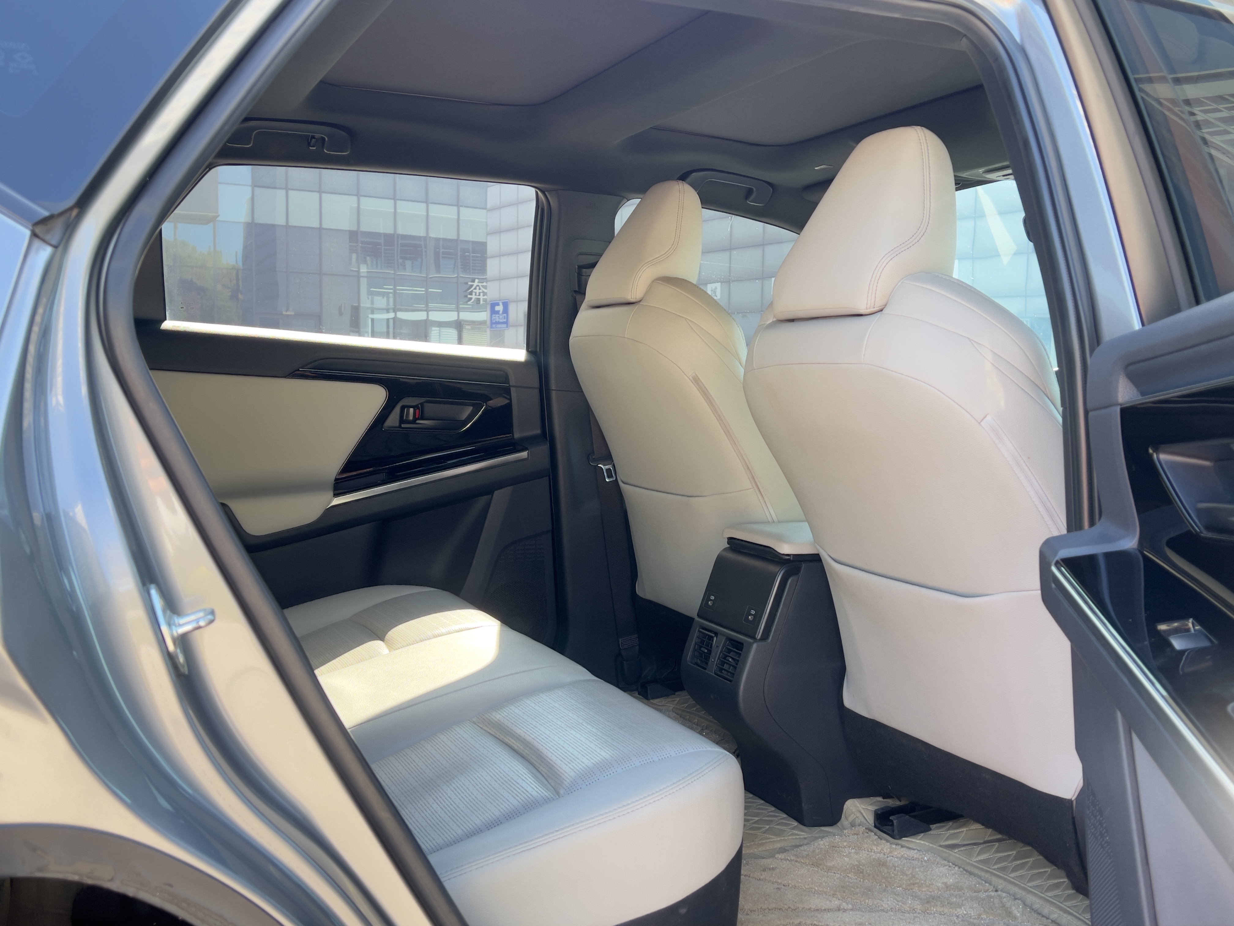 Toyota bZ4X 2022 #10 Toyota bZ4X 2022 car image #10