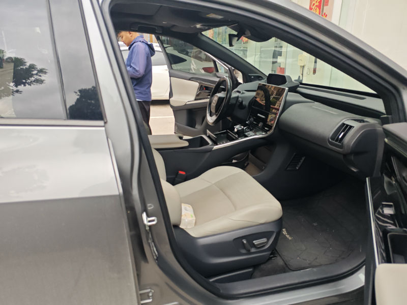 Toyota bZ4X 2022 immagine di auto #10