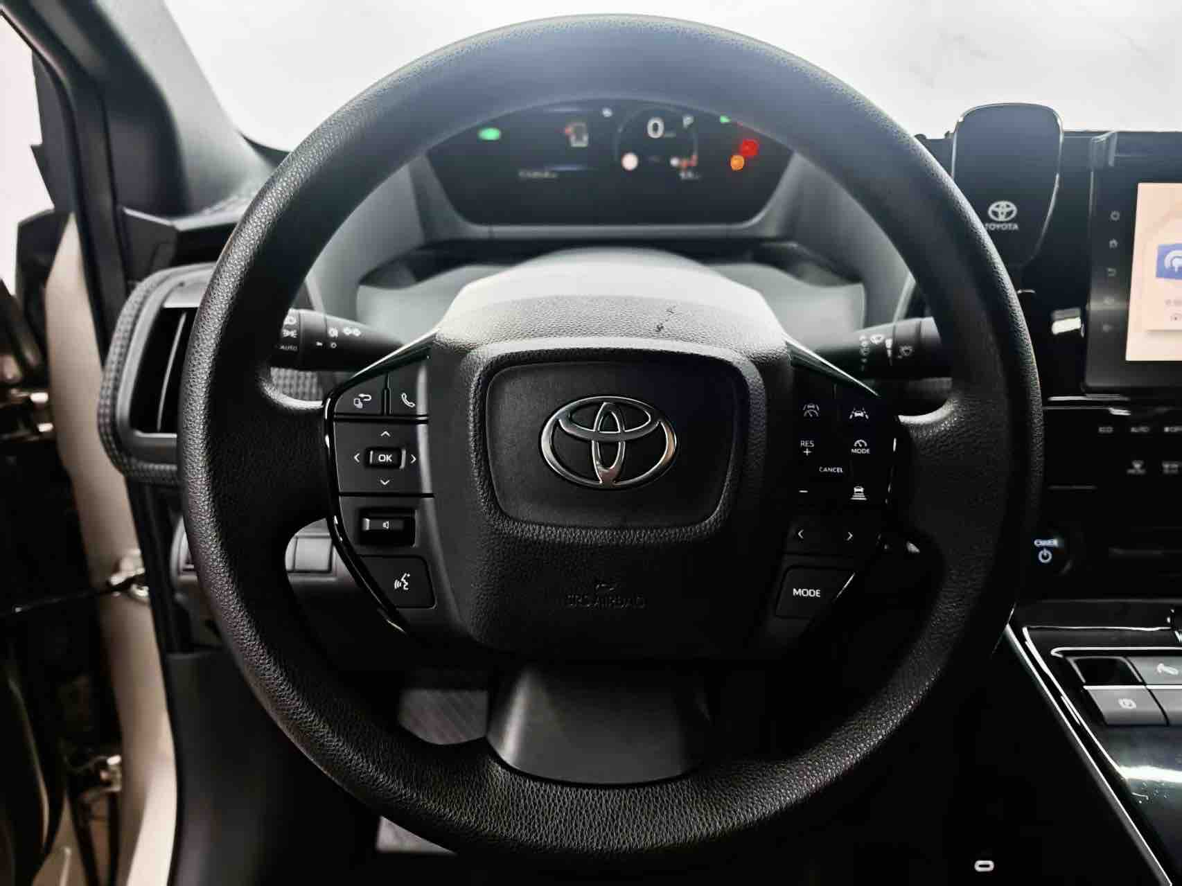 Toyota bZ4X 2022 immagine di auto #10