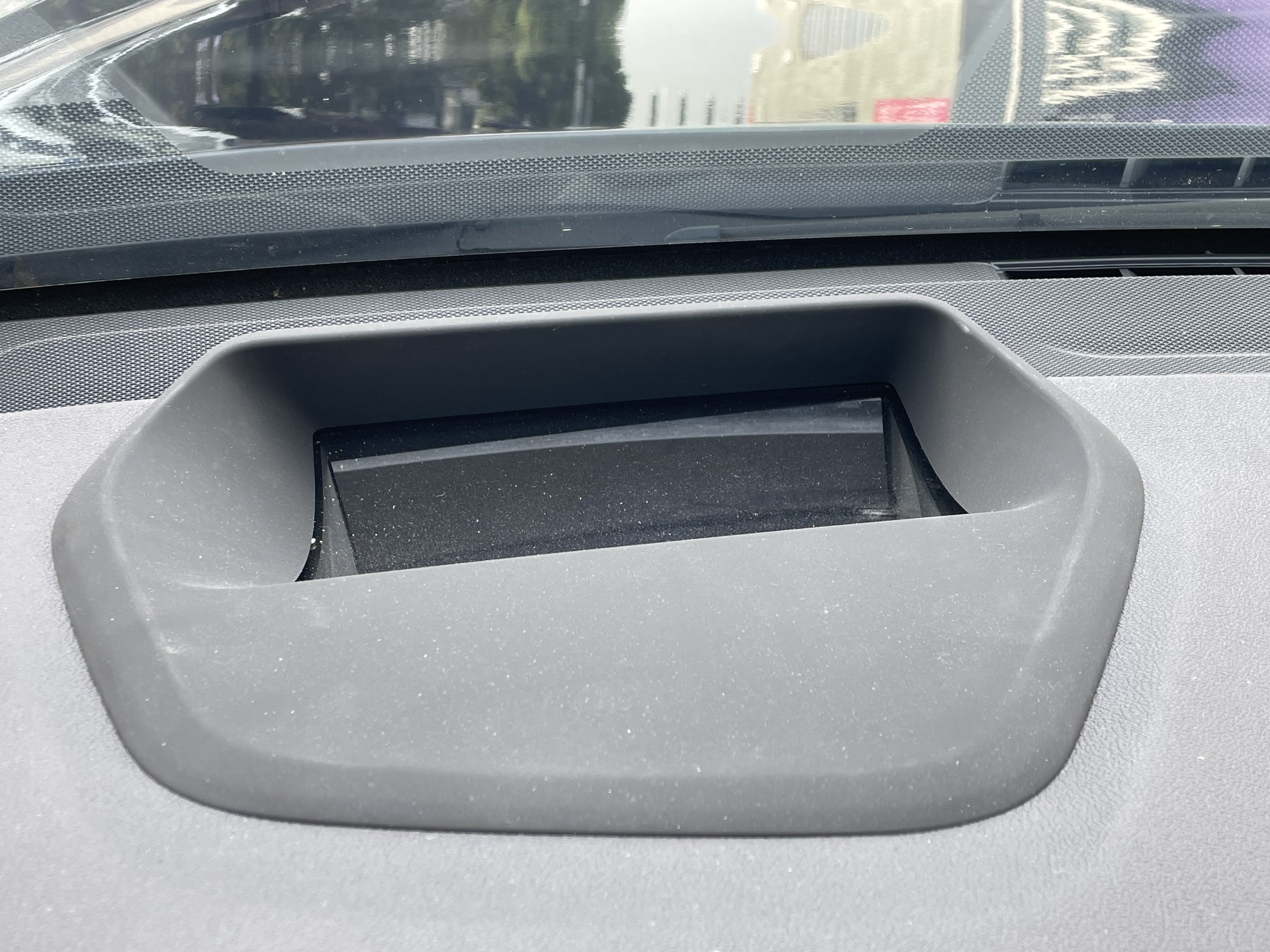 BMW 6 Series GT 2024 #10 BMW 6 Series GT 2024 car image #10