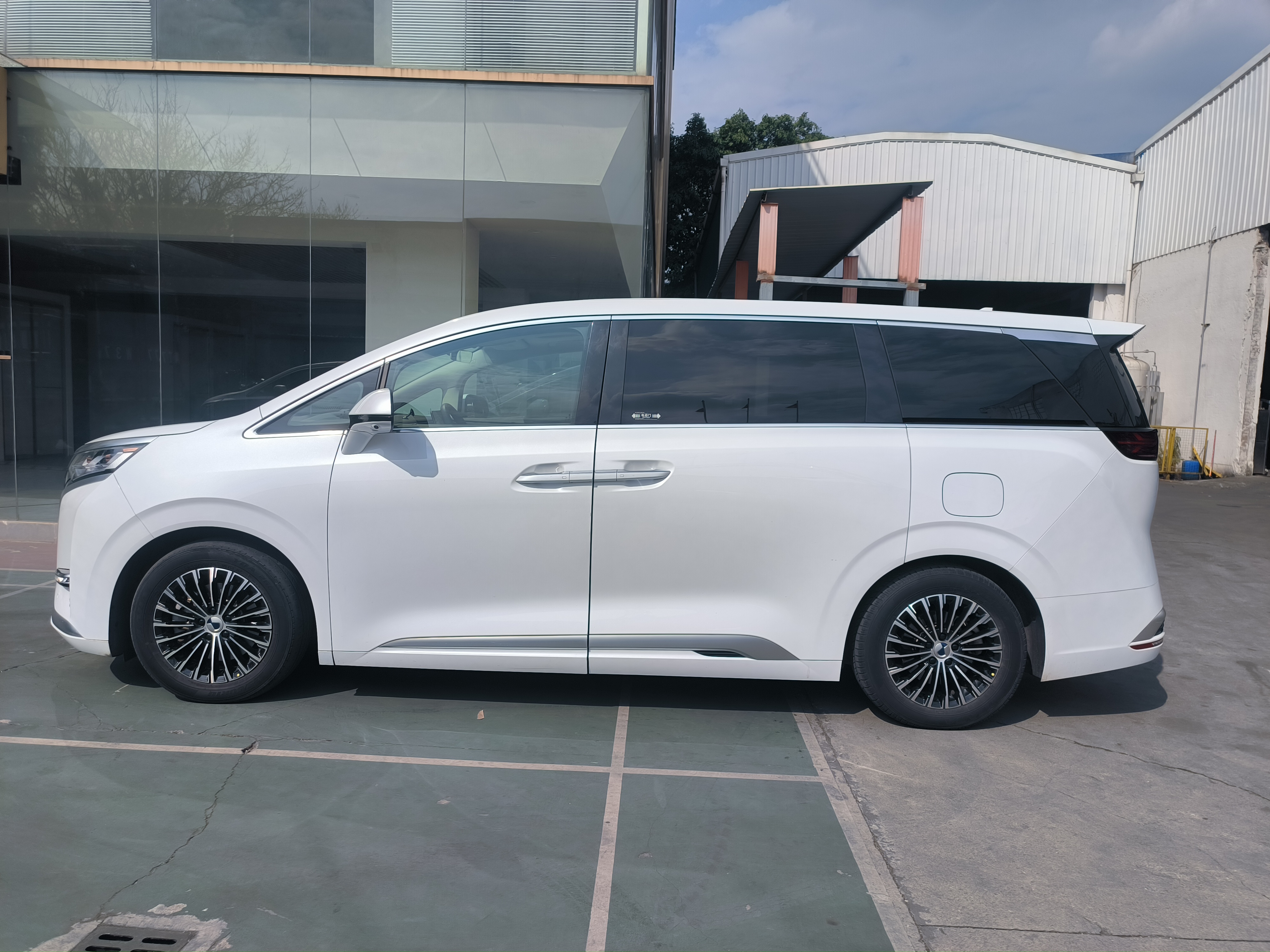 Denza D9 2023 #10 Denza D9 2023 immagine di auto #10