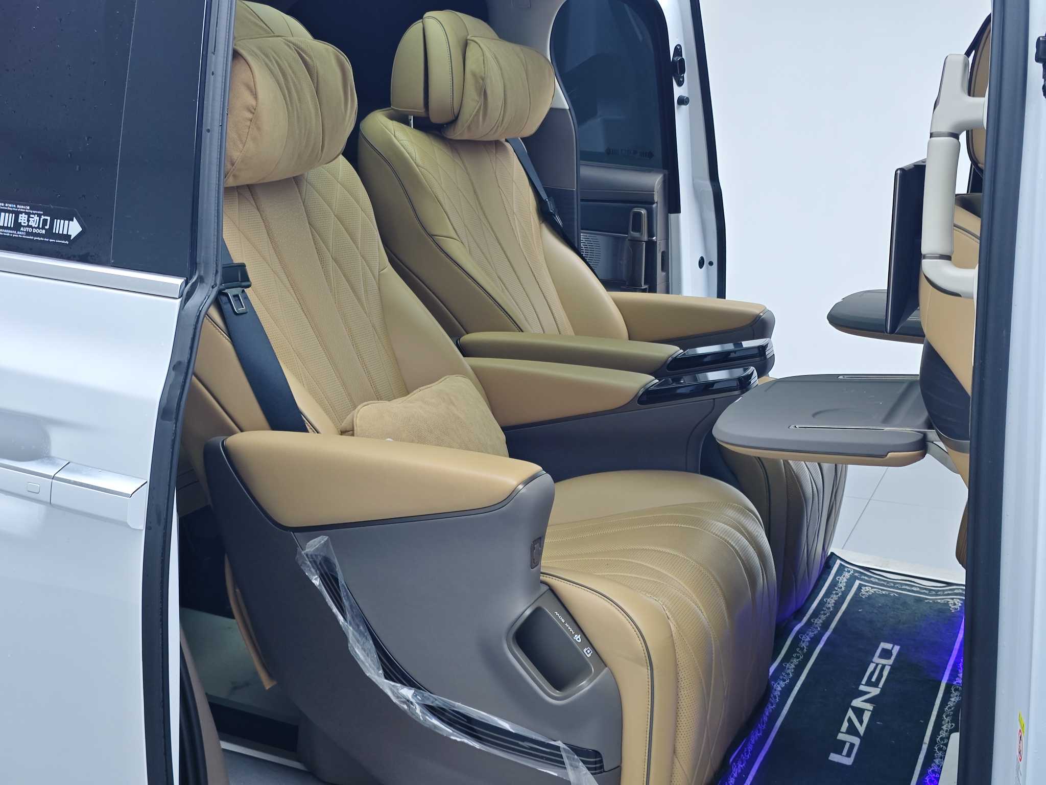 Denza D9 2024 #10 Denza D9 2024 immagine di auto #10