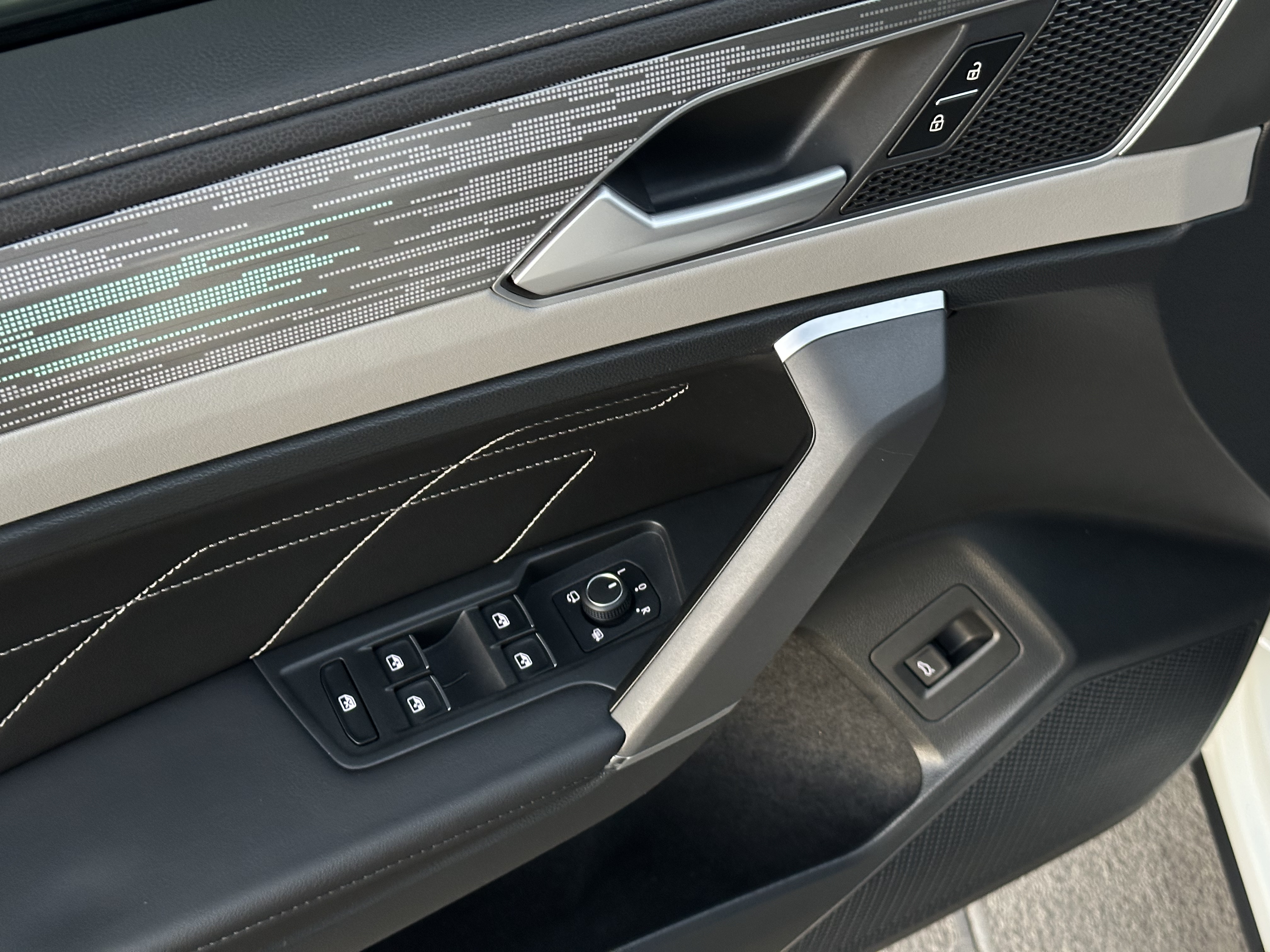 Volkswagen Tayron X 2023 #10 Volkswagen Tayron X 2023 car image #10