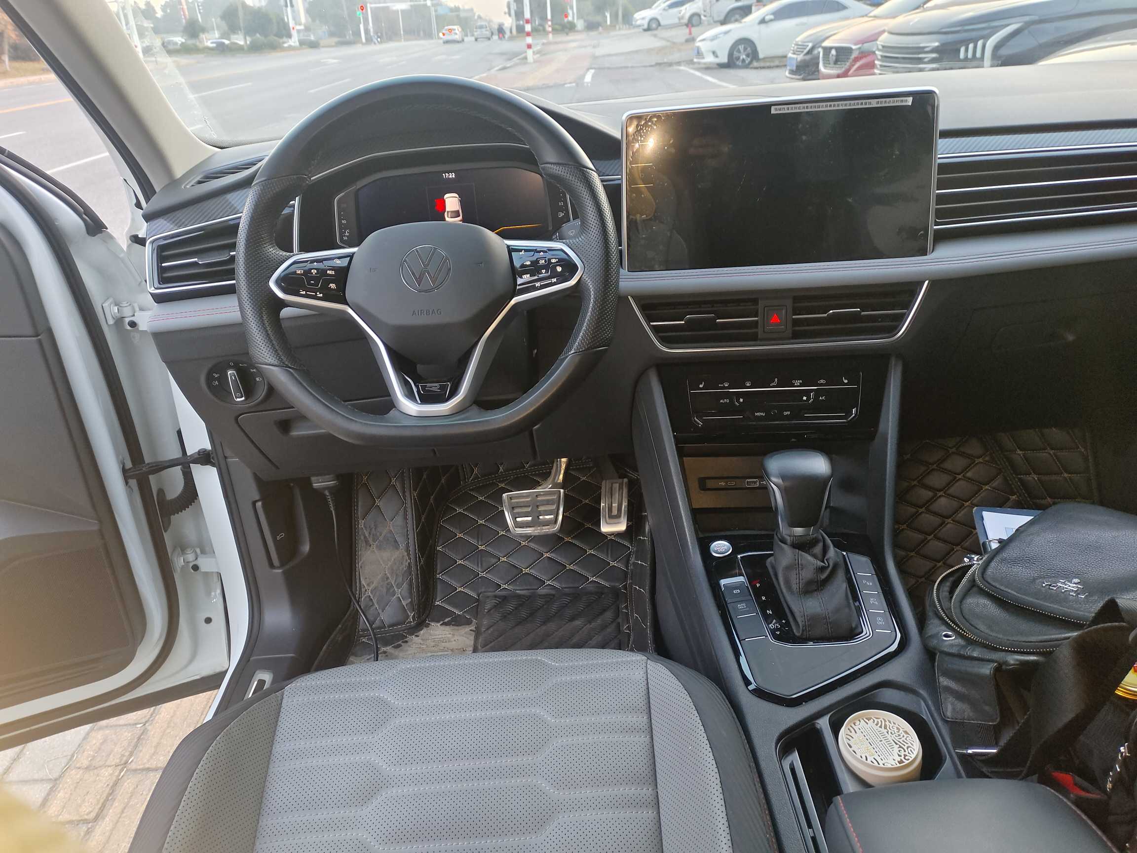 Volkswagen Tiguan X 2023 صورة سيارة #10