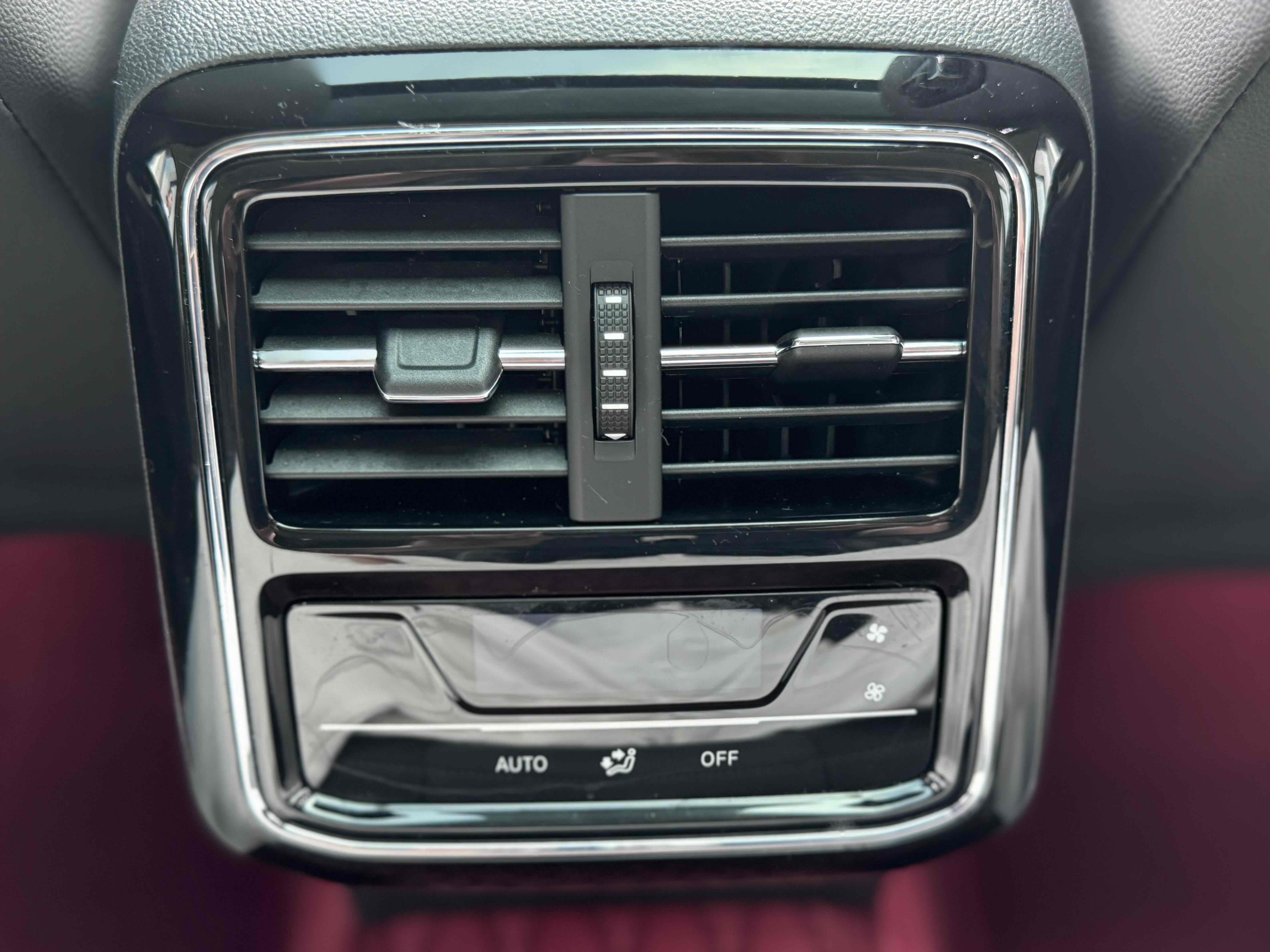 Volkswagen Passat 2023 car image #10