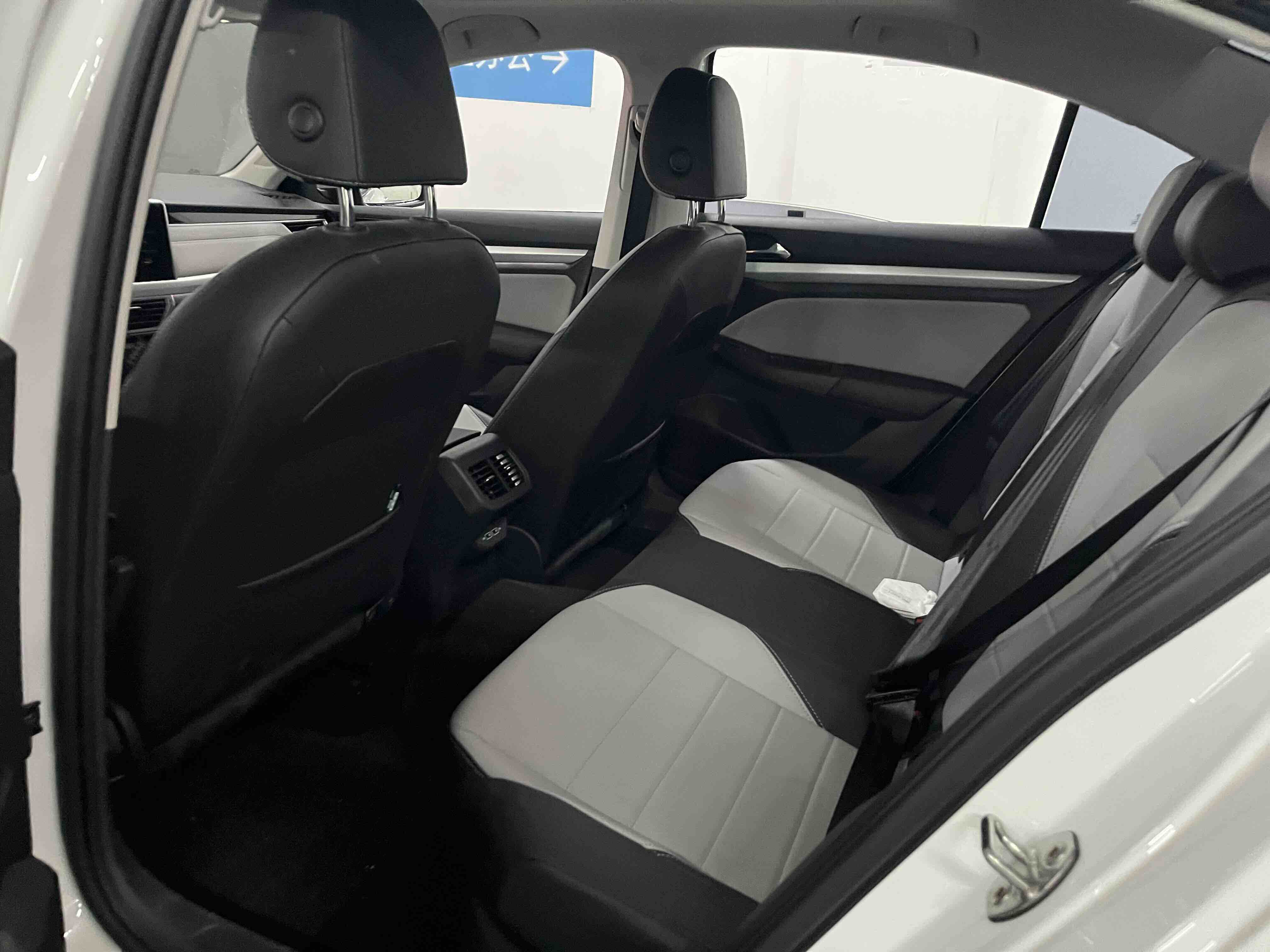 Volkswagen Bora 2023 car image #10
