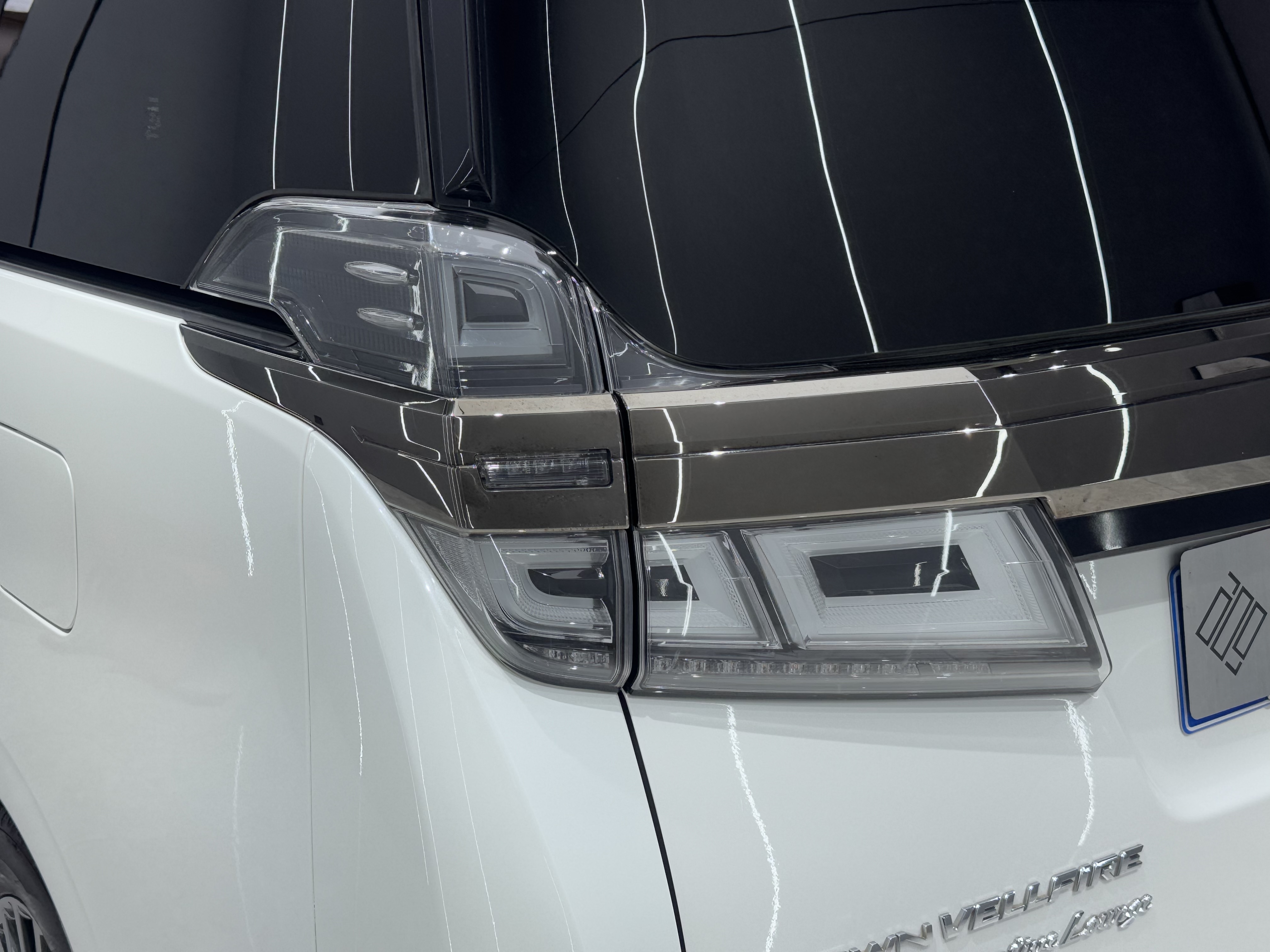 Toyota Vellfire 2023 immagine di auto #10