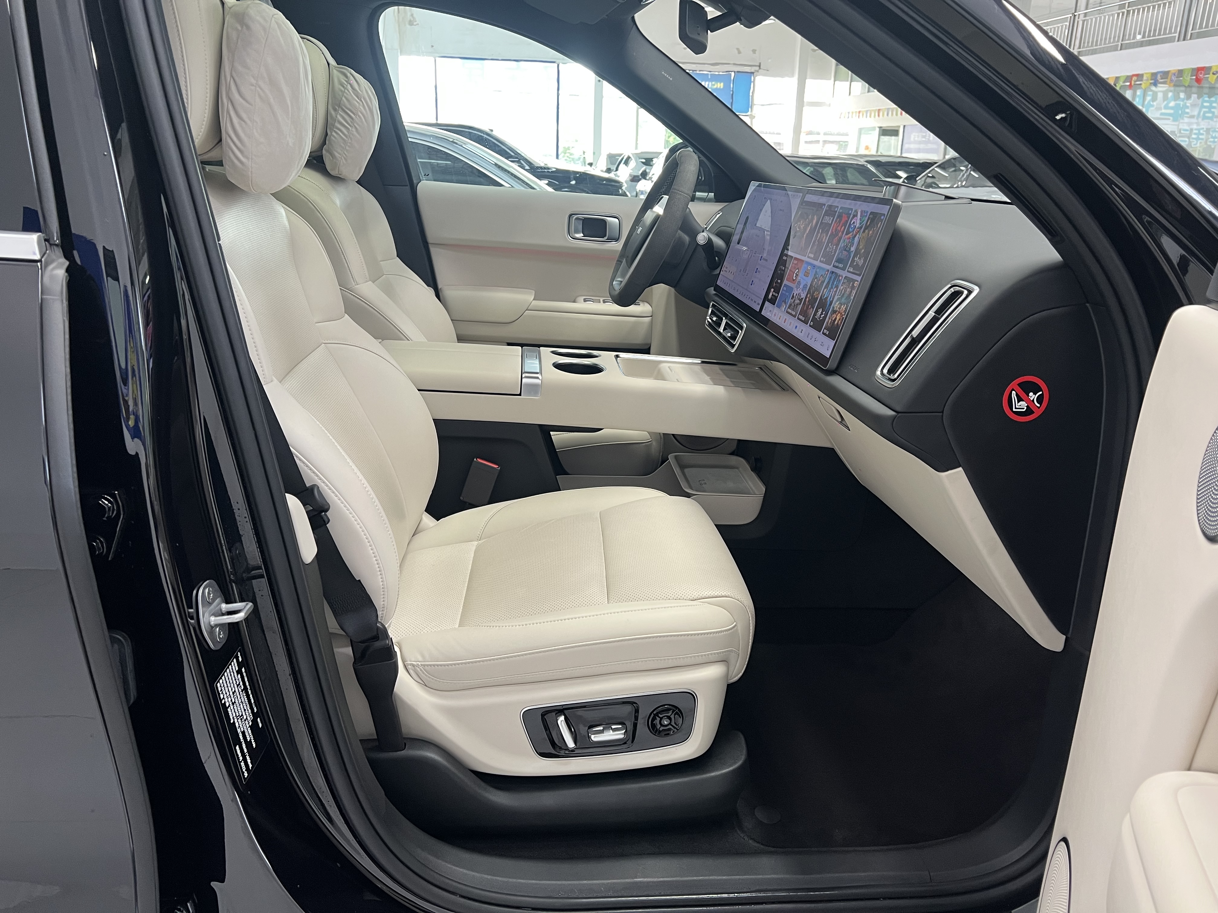 Li L8 2023 изображение автомобиля #10