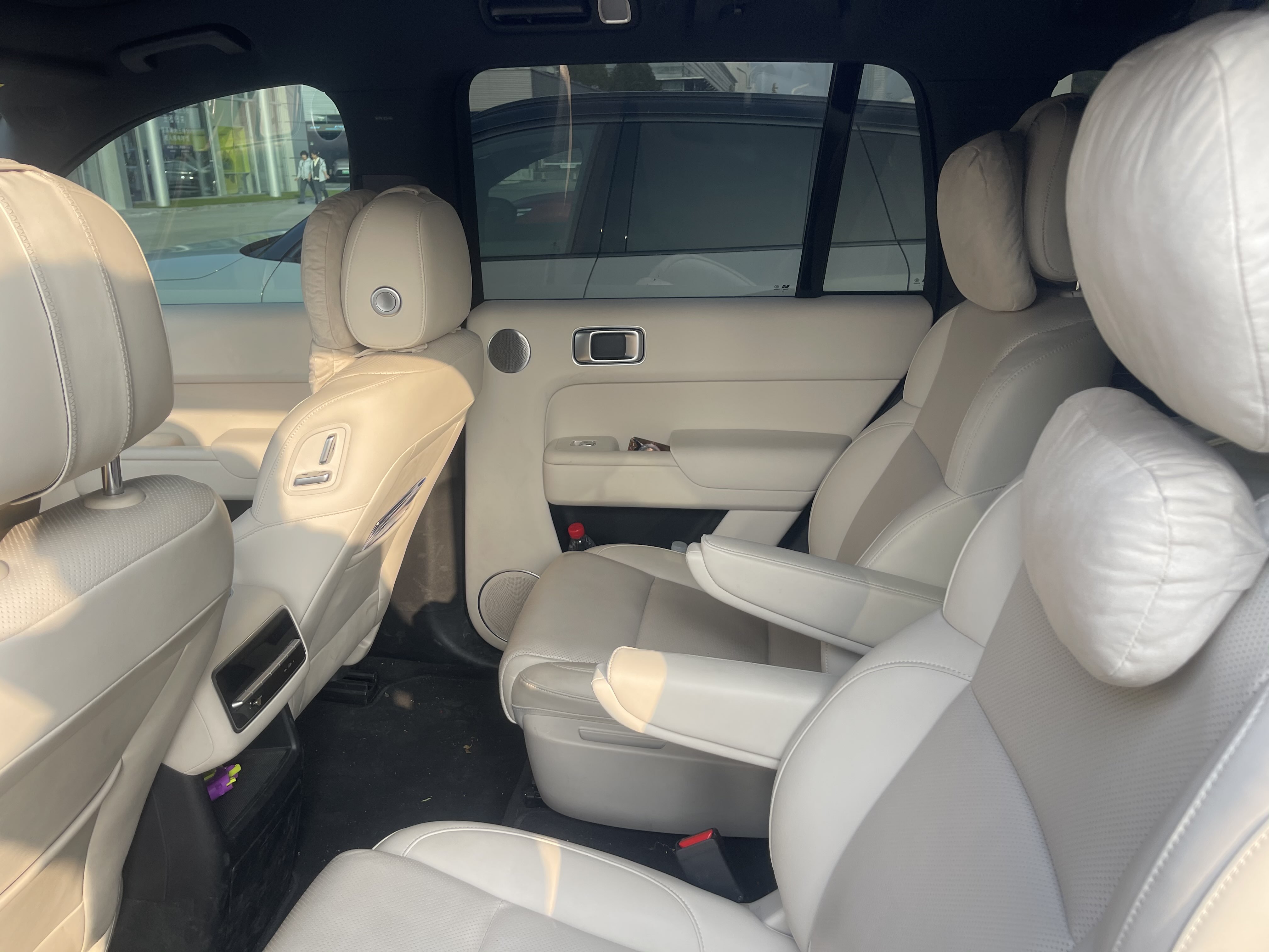 Li L8 2023 изображение автомобиля #10