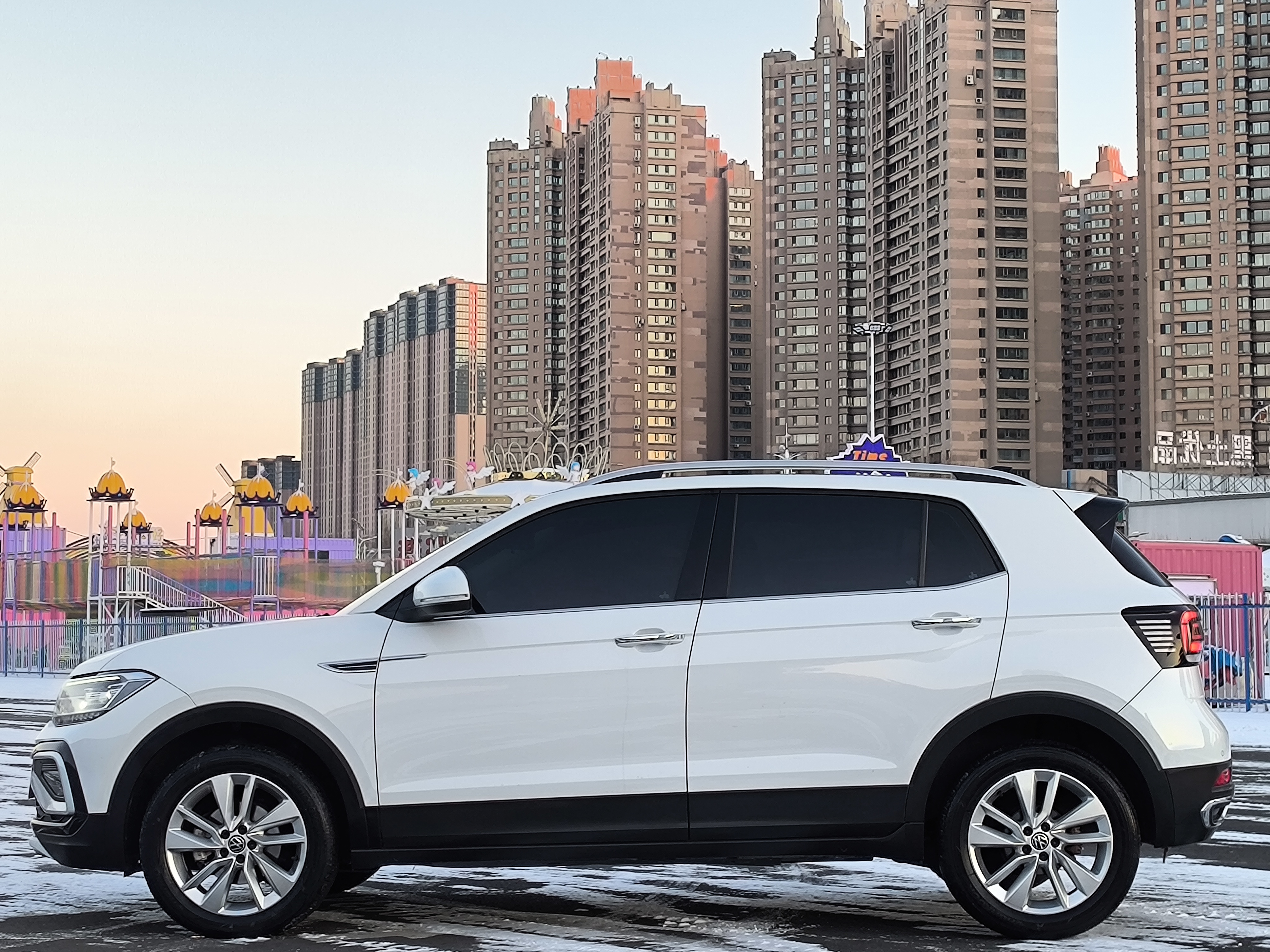 Volkswagen T-Cross 2023 #10 Volkswagen T-Cross 2023 car image #10