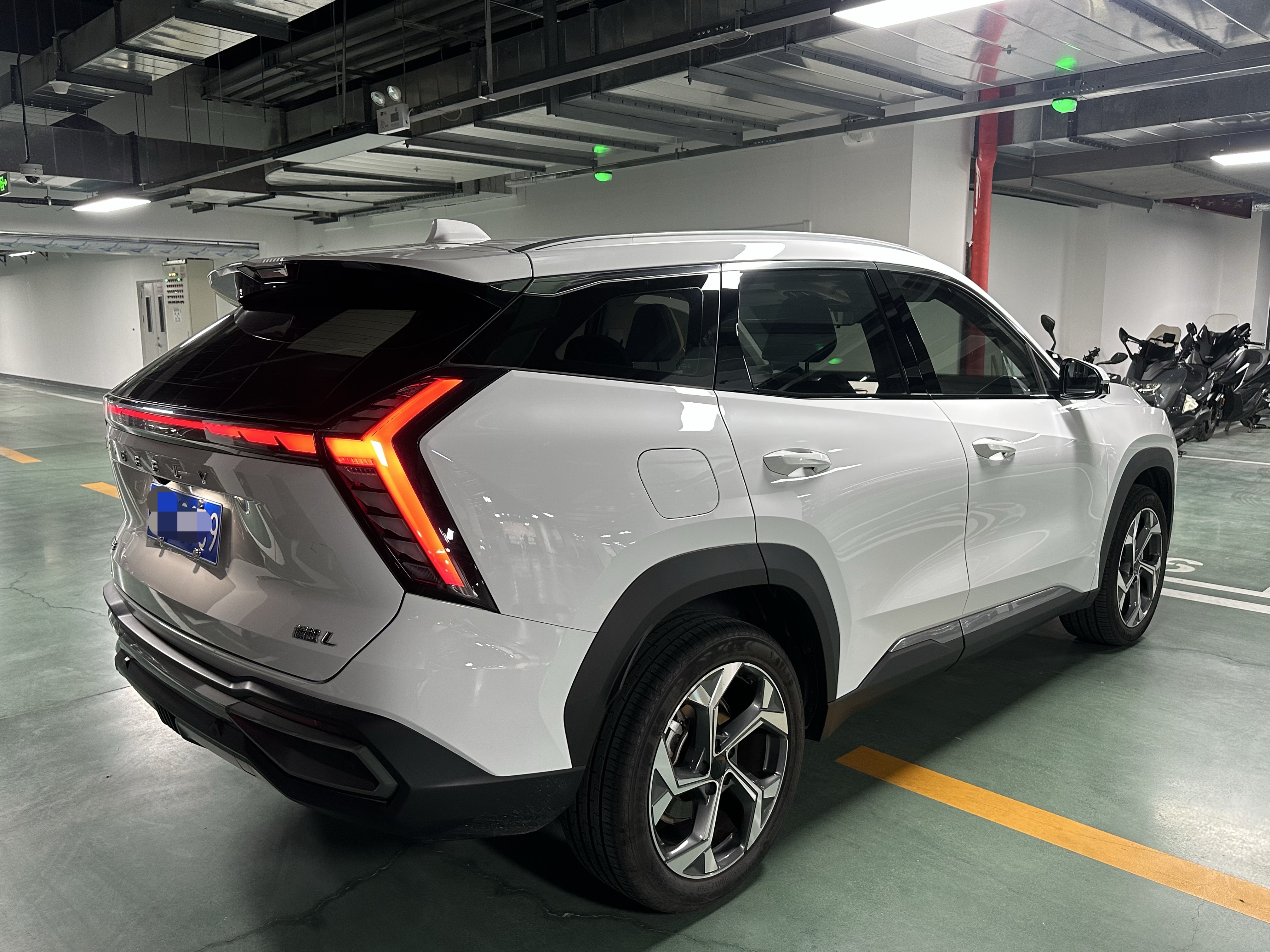 GEELY Boyue L 2023 car image #10